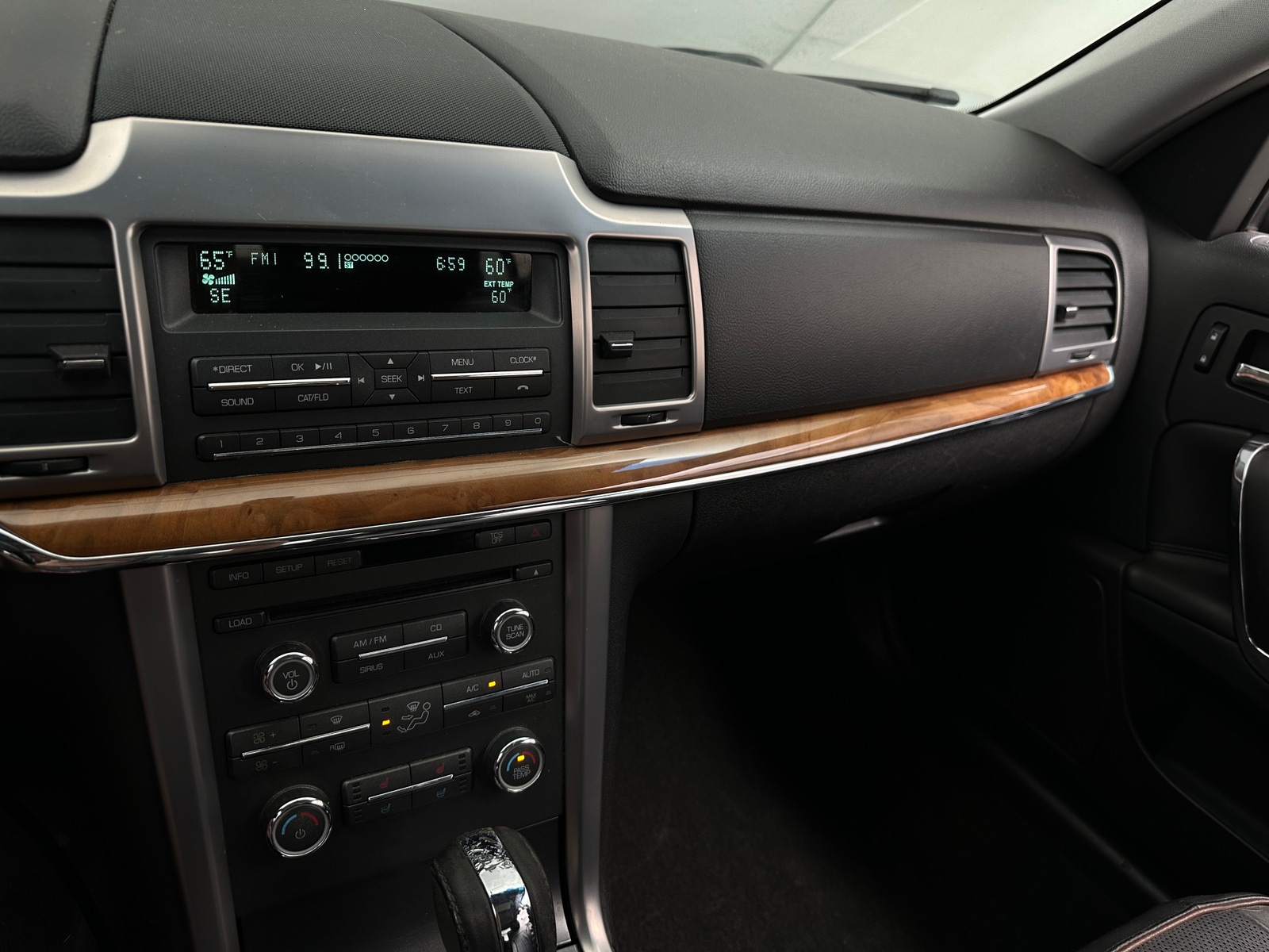 Thumbnail: 2012 Lincoln MKZ - 3
