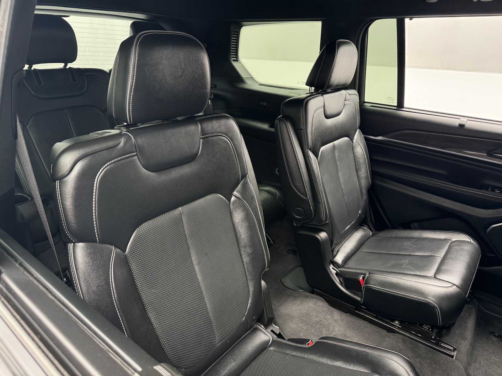 Thumbnail: 2022 Jeep Grand Cherokee L - 5