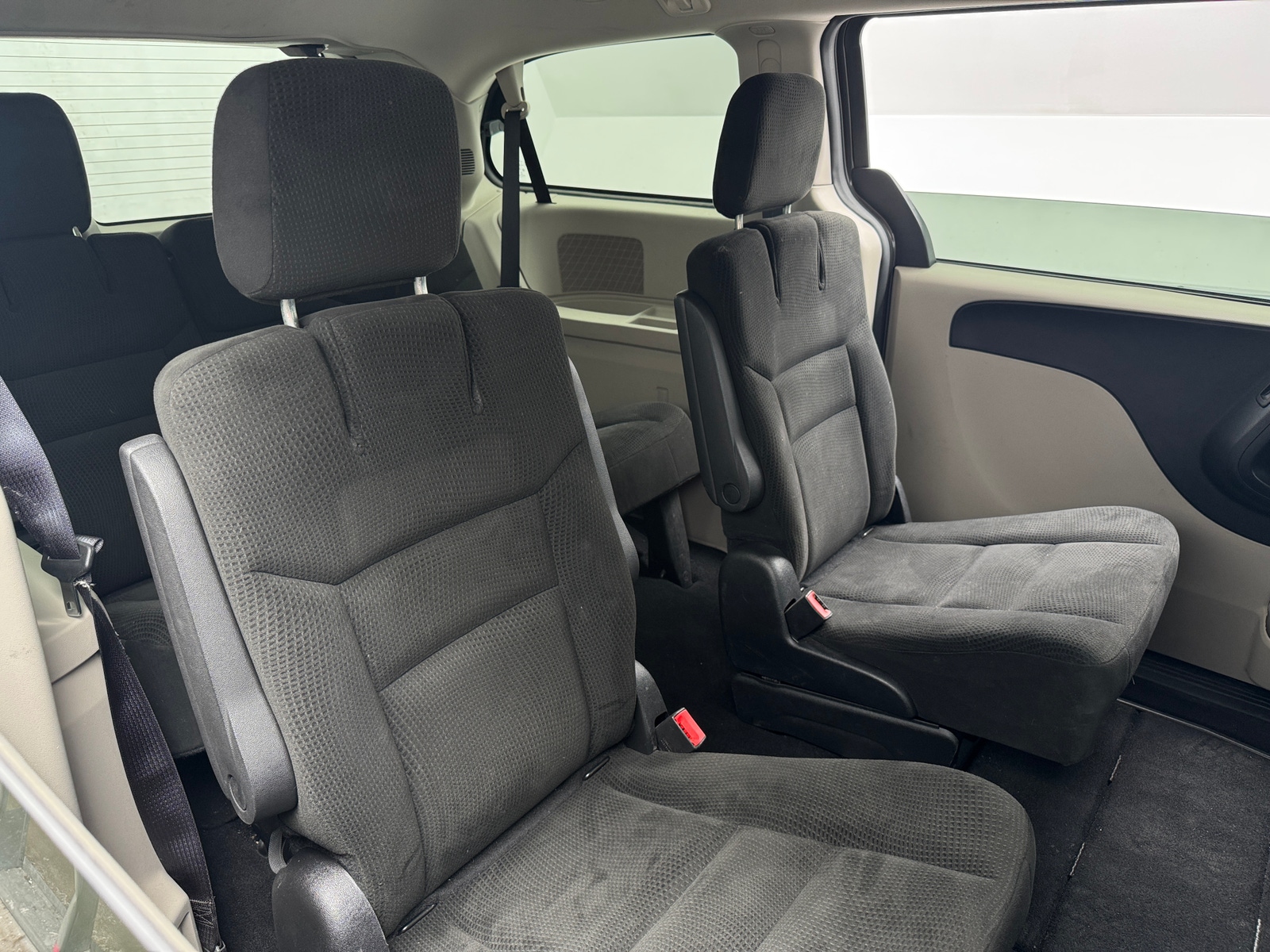 Thumbnail: 2016 Dodge Grand Caravan - 6