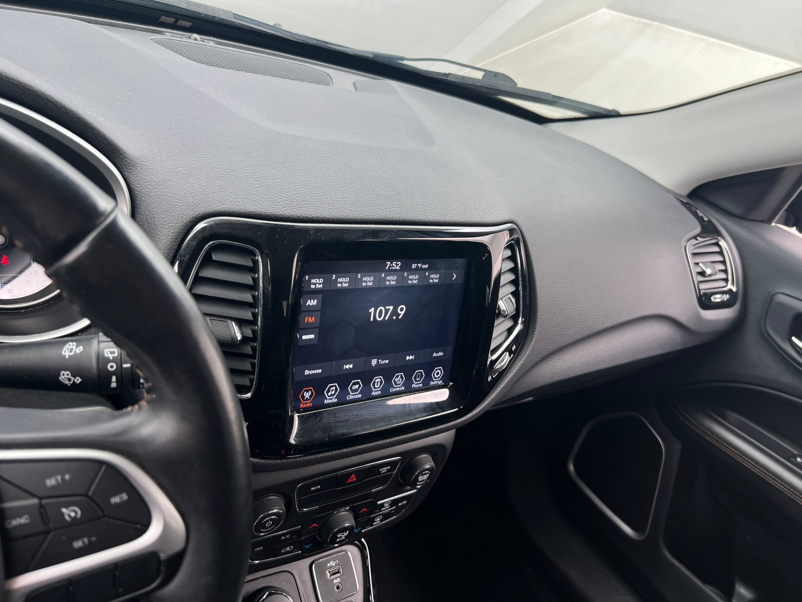 Thumbnail: 2020 Jeep Compass - 3