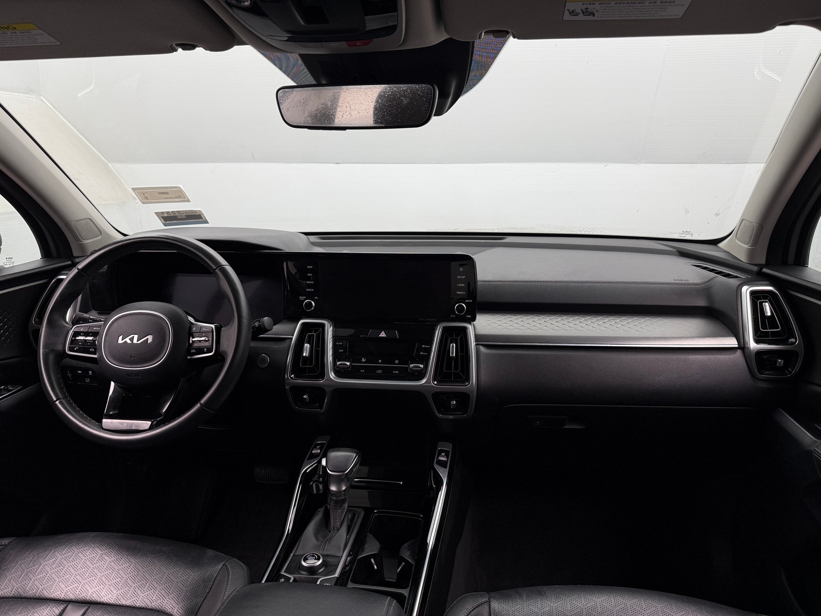 Thumbnail: 2023 Kia Sorento - 2