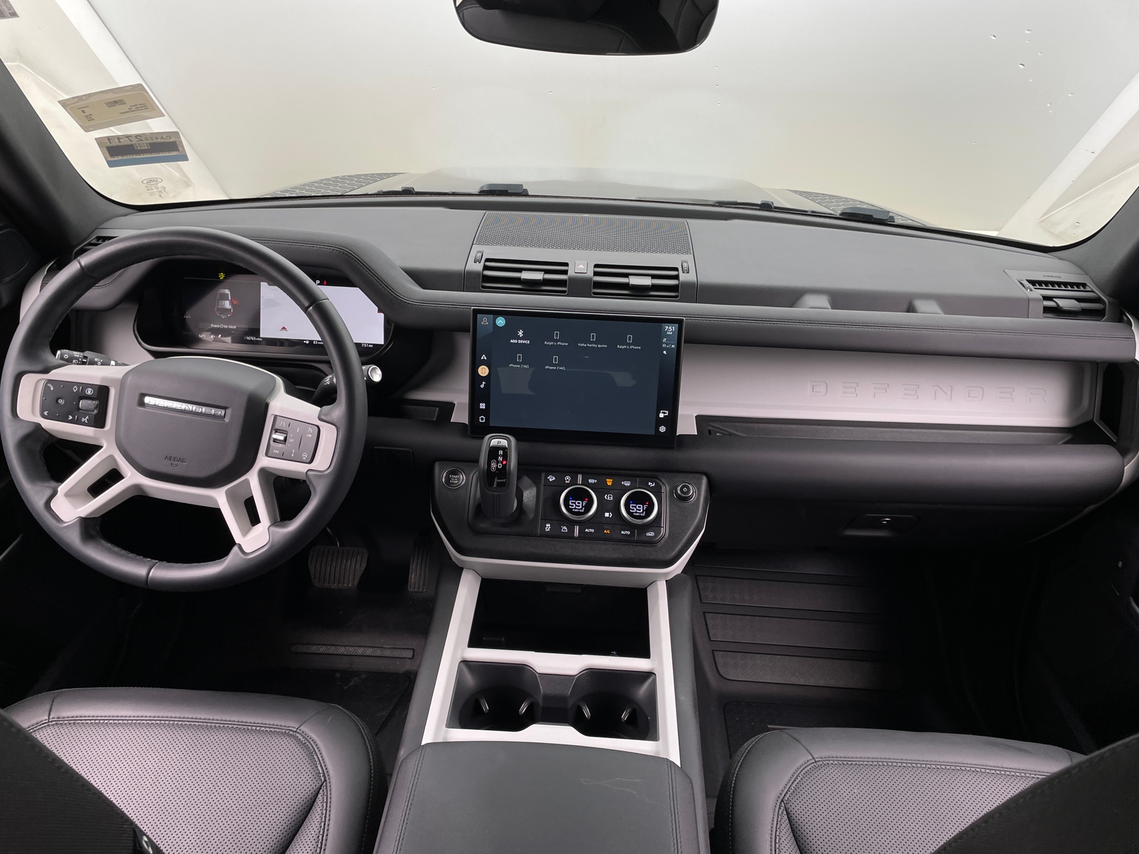 Thumbnail: 2025 Land Rover Defender - 3