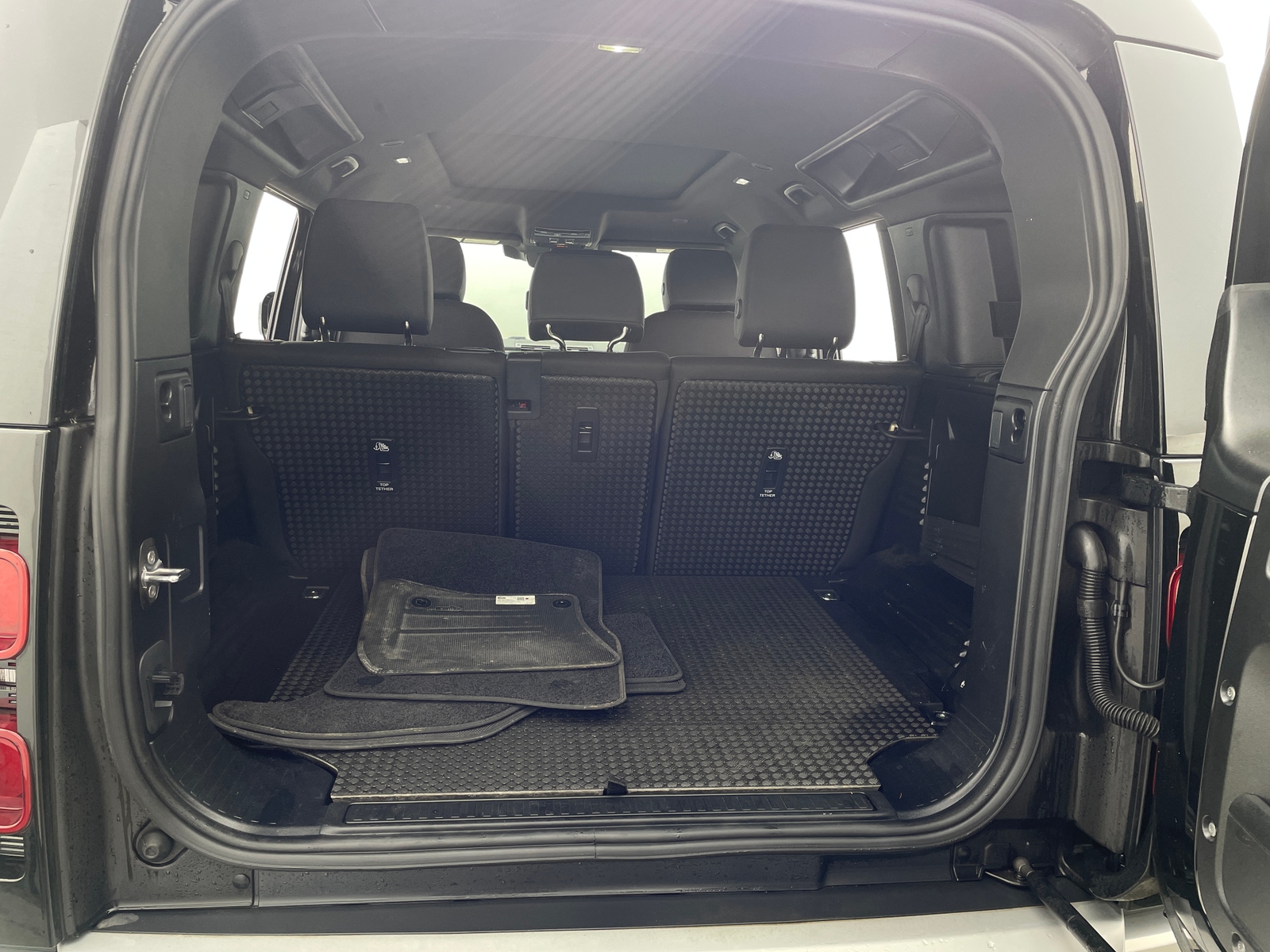 Thumbnail: 2025 Land Rover Defender - 7