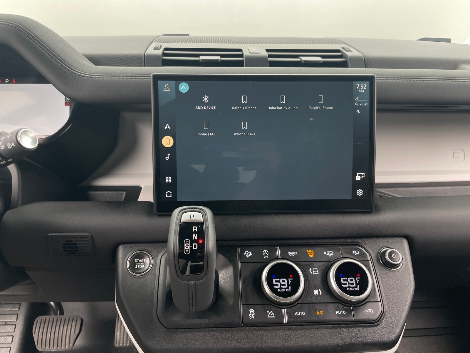 Thumbnail: 2025 Land Rover Defender - 4