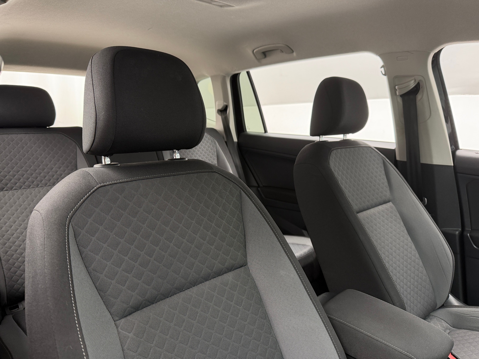 Thumbnail: 2018 Volkswagen Tiguan - 2