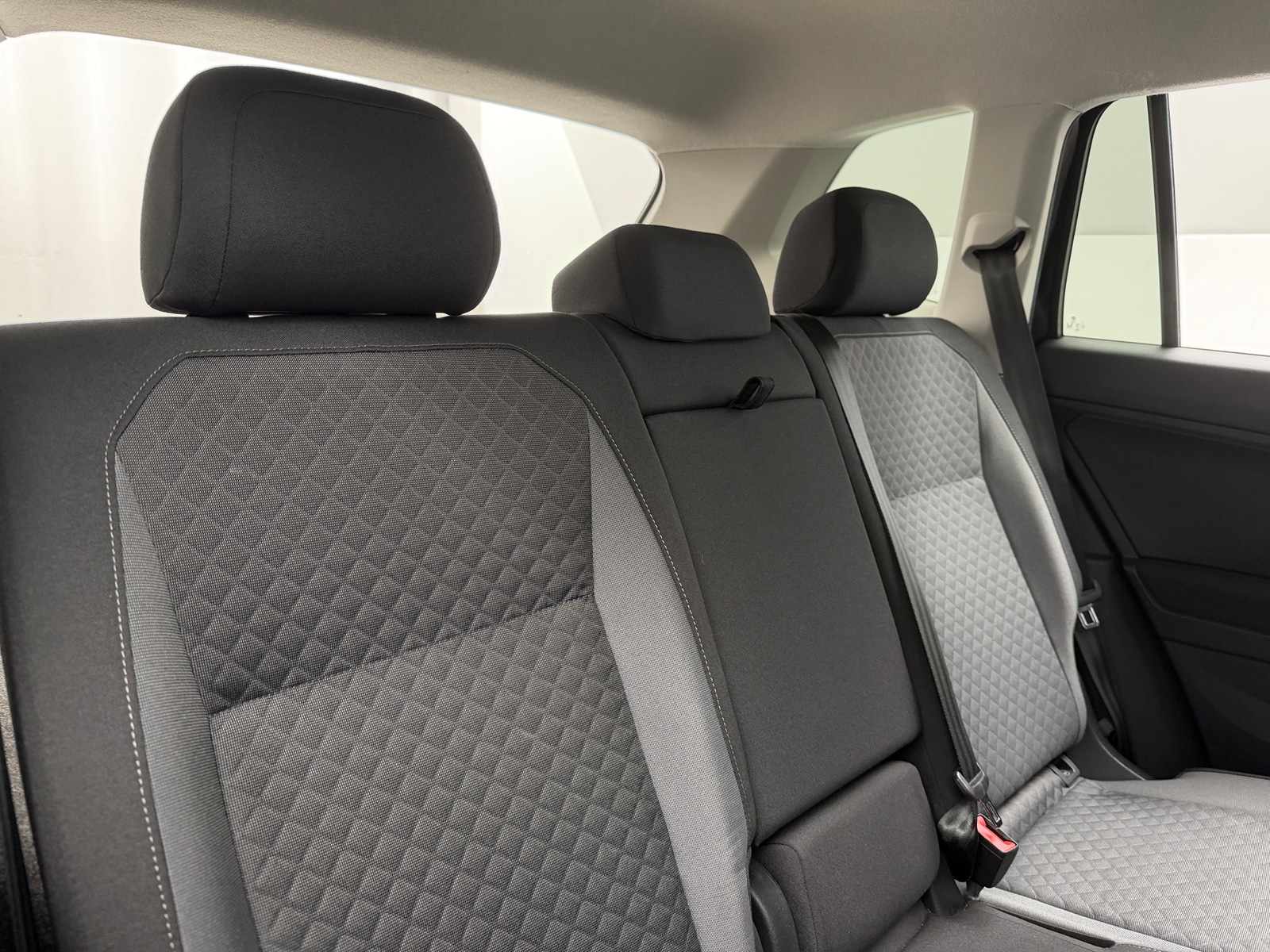 Thumbnail: 2018 Volkswagen Tiguan - 6