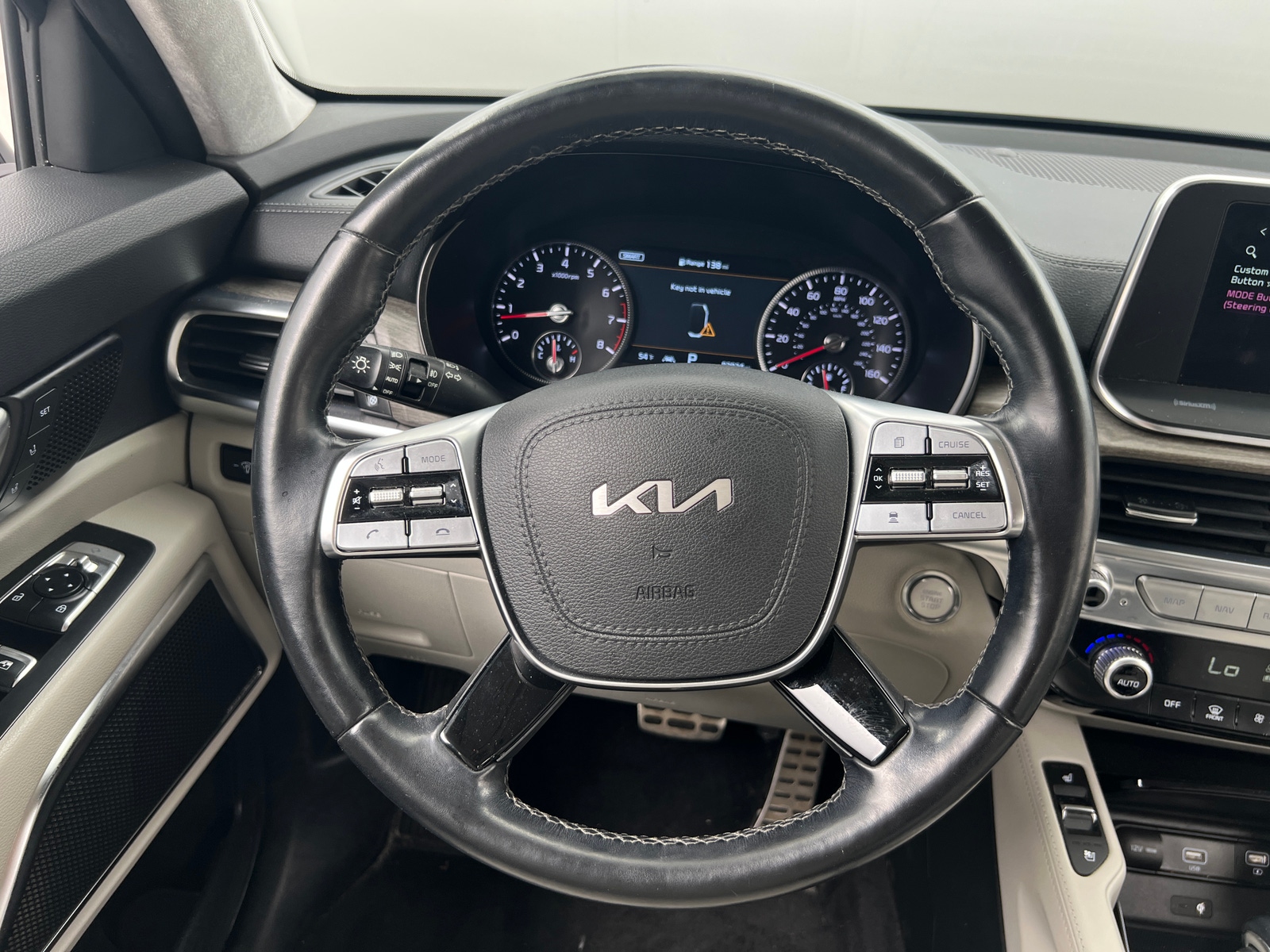 Thumbnail: 2022 Kia Telluride - 4