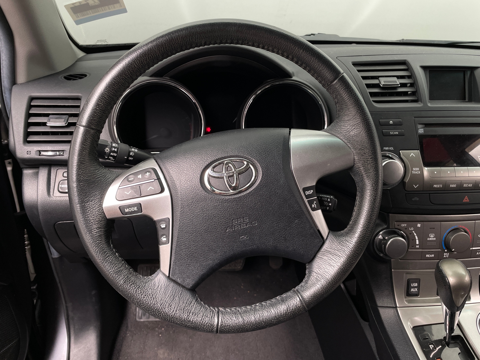 Thumbnail: 2012 Toyota Highlander - 4
