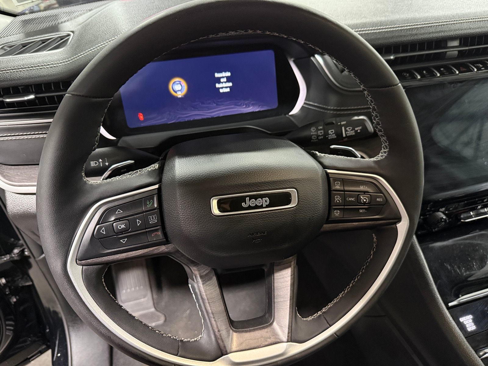 Thumbnail: 2023 Jeep Grand Cherokee - 4
