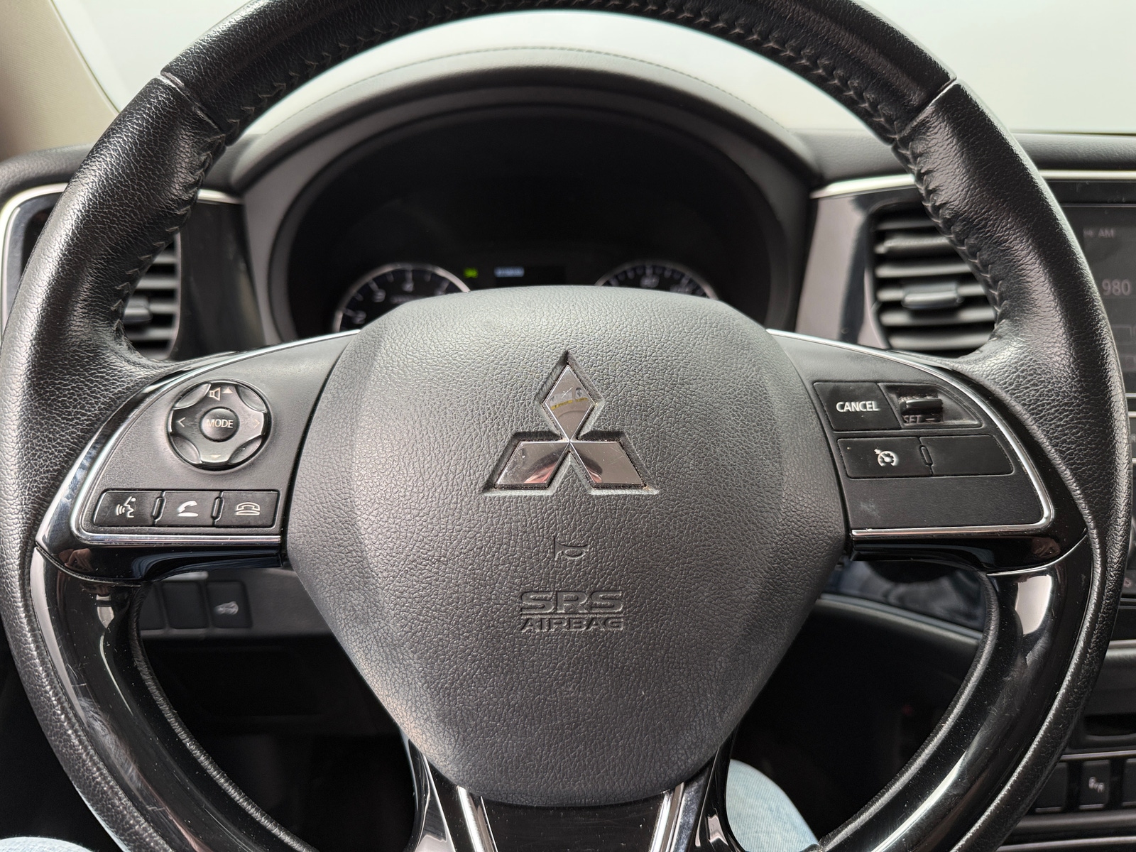 Thumbnail: 2019 Mitsubishi Outlander - 4