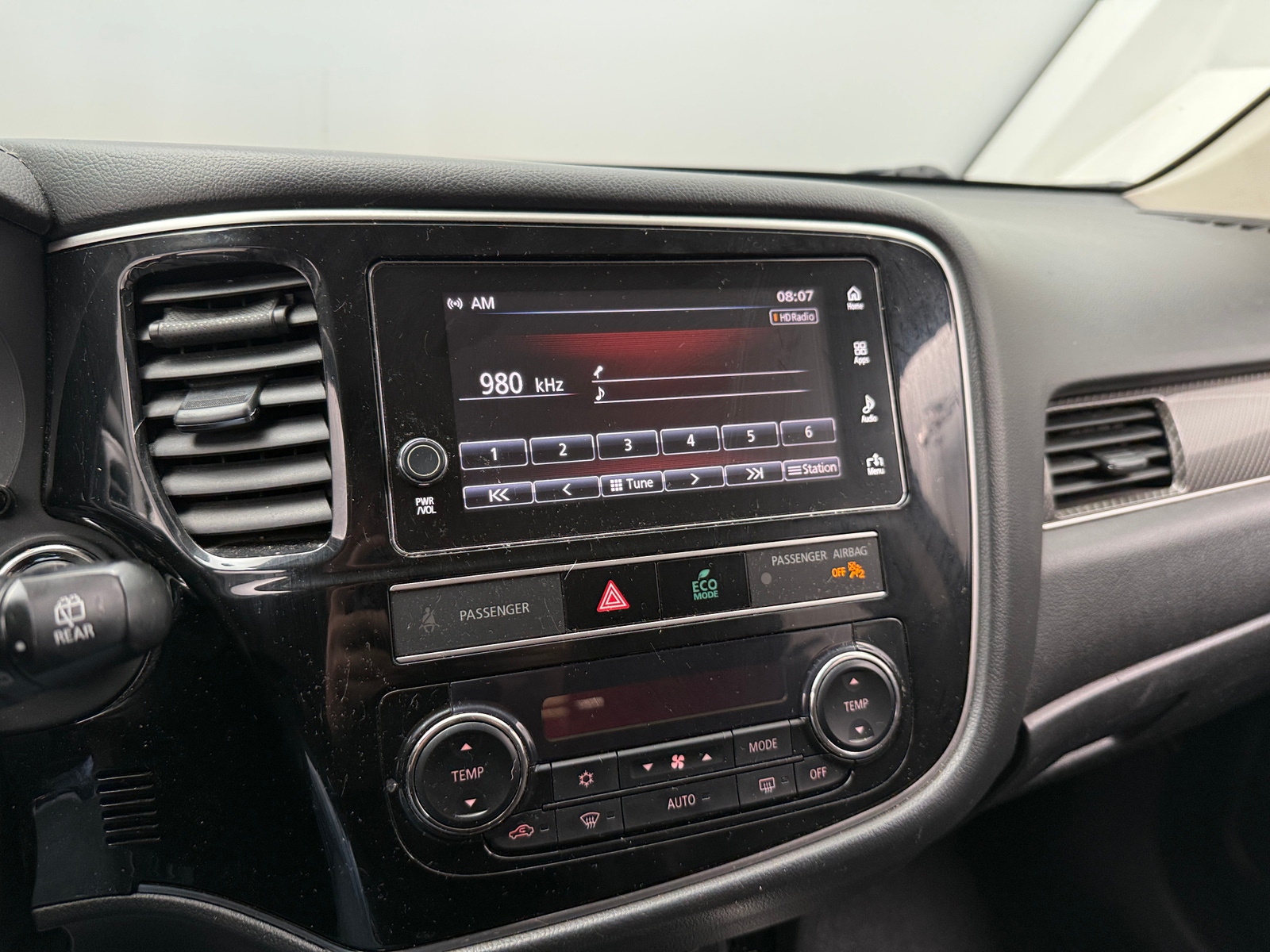 Thumbnail: 2019 Mitsubishi Outlander - 3
