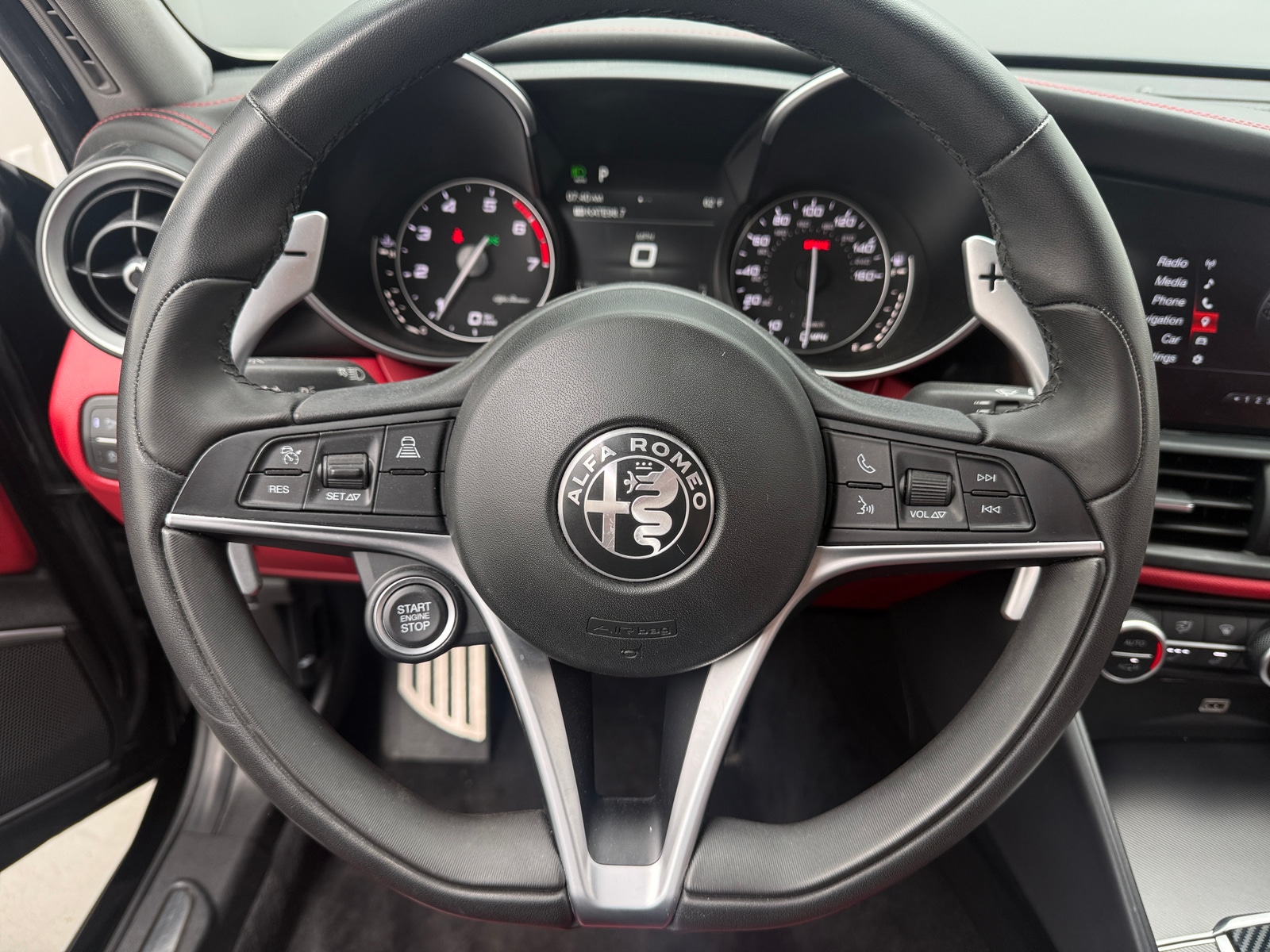 Thumbnail: 2019 Alfa Romeo Giulia - 4