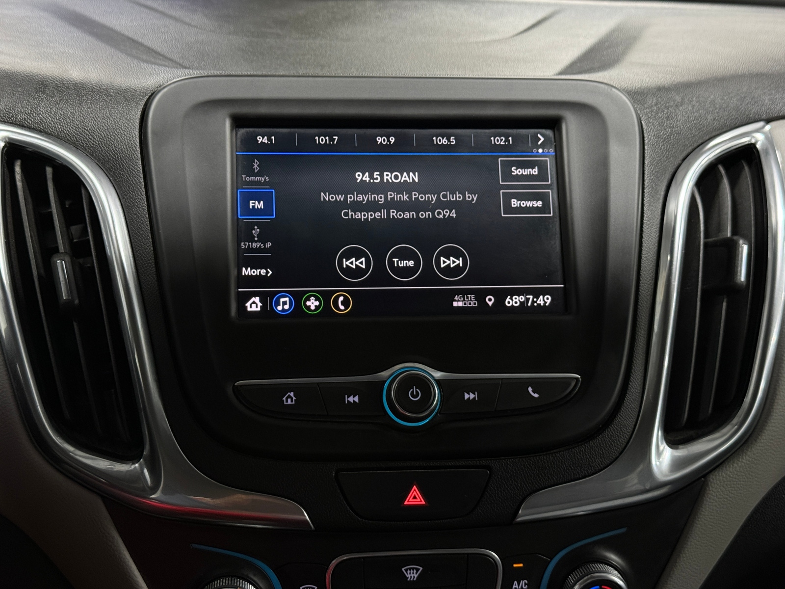 Thumbnail: 2021 Chevrolet Equinox - 4