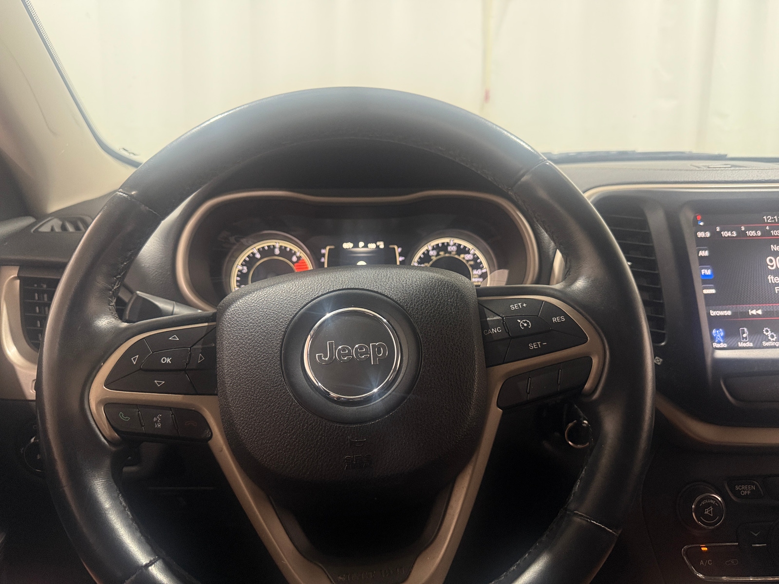 Thumbnail: 2016 Jeep Cherokee - 5
