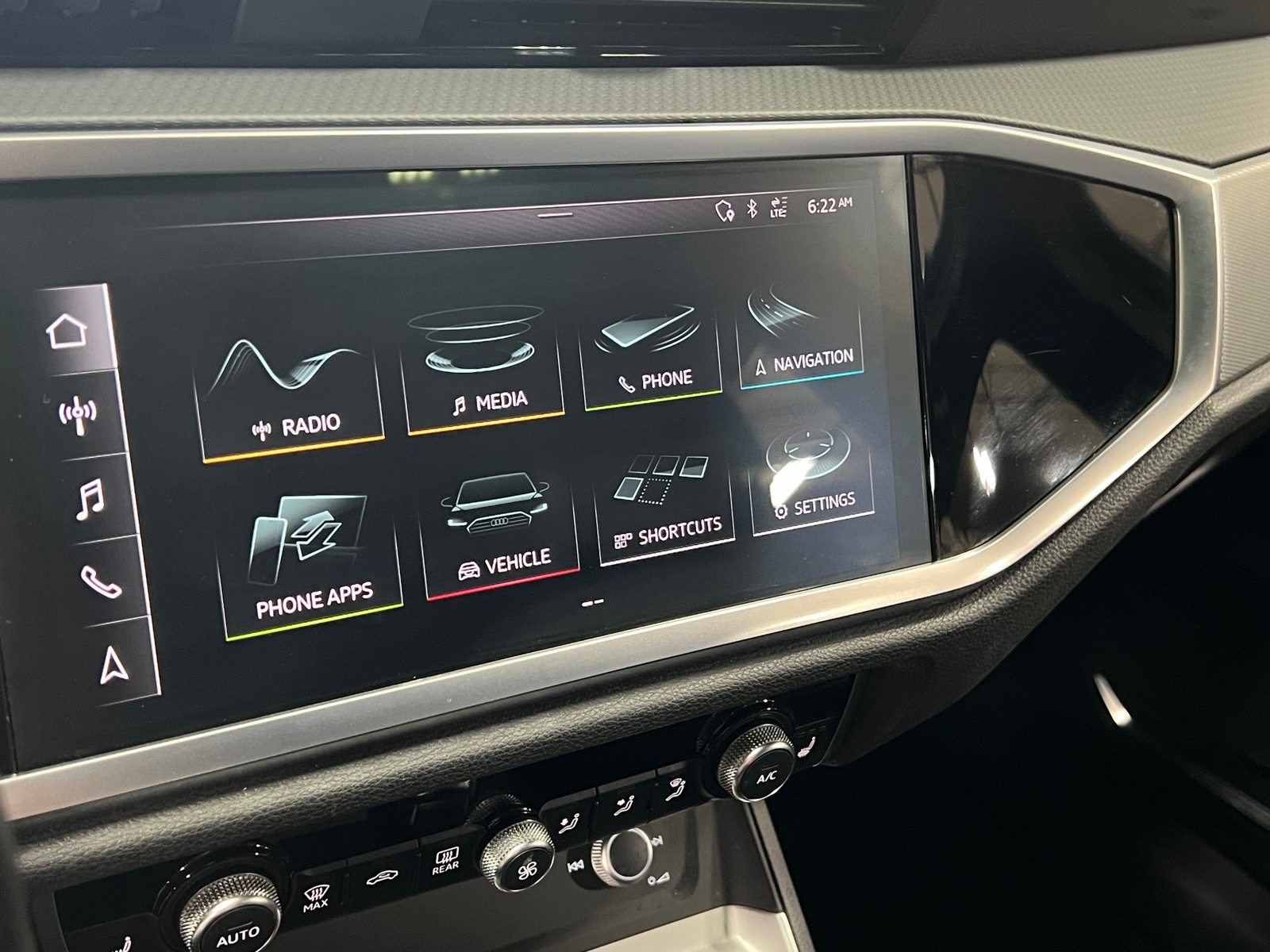 Thumbnail: 2020 Audi Q3 - 3