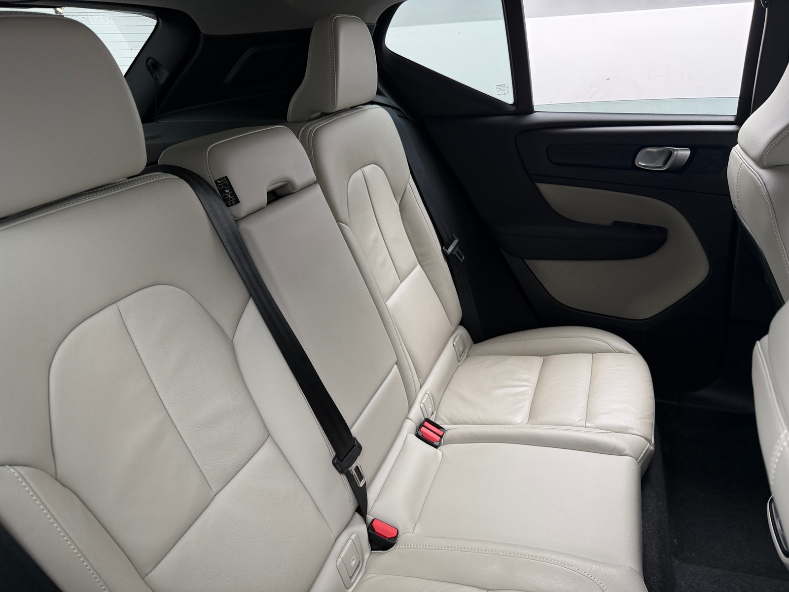 Thumbnail: 2024 Volvo XC40 - 5