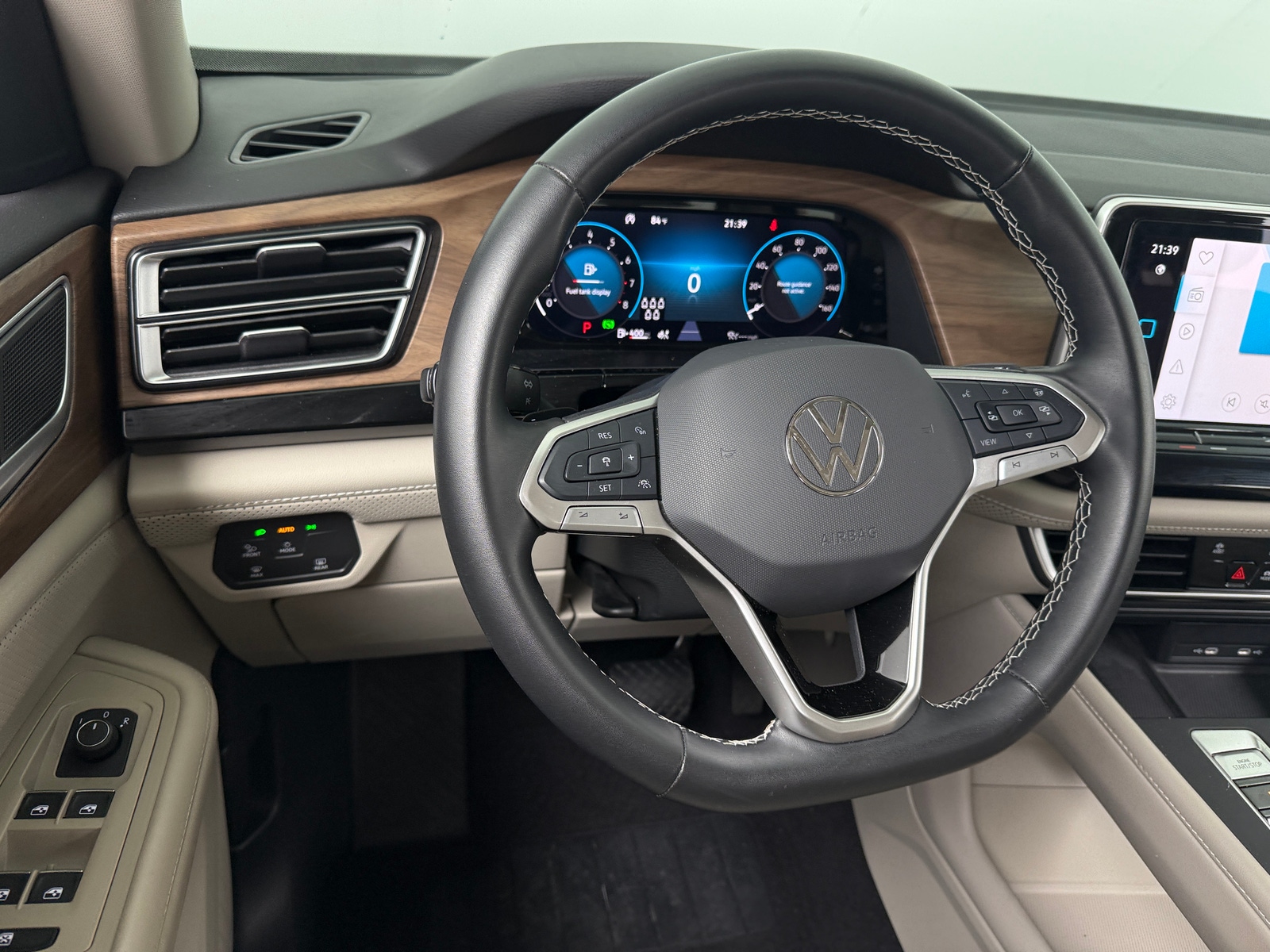 Thumbnail: 2024 Volkswagen Atlas - 4