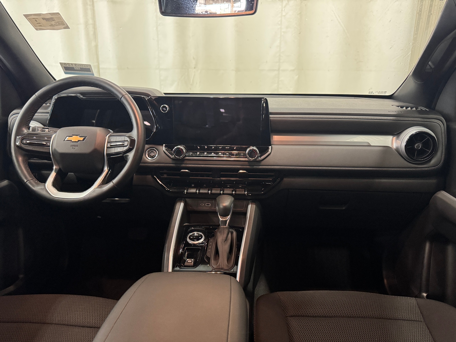 Thumbnail: 2023 Chevrolet Colorado - 3