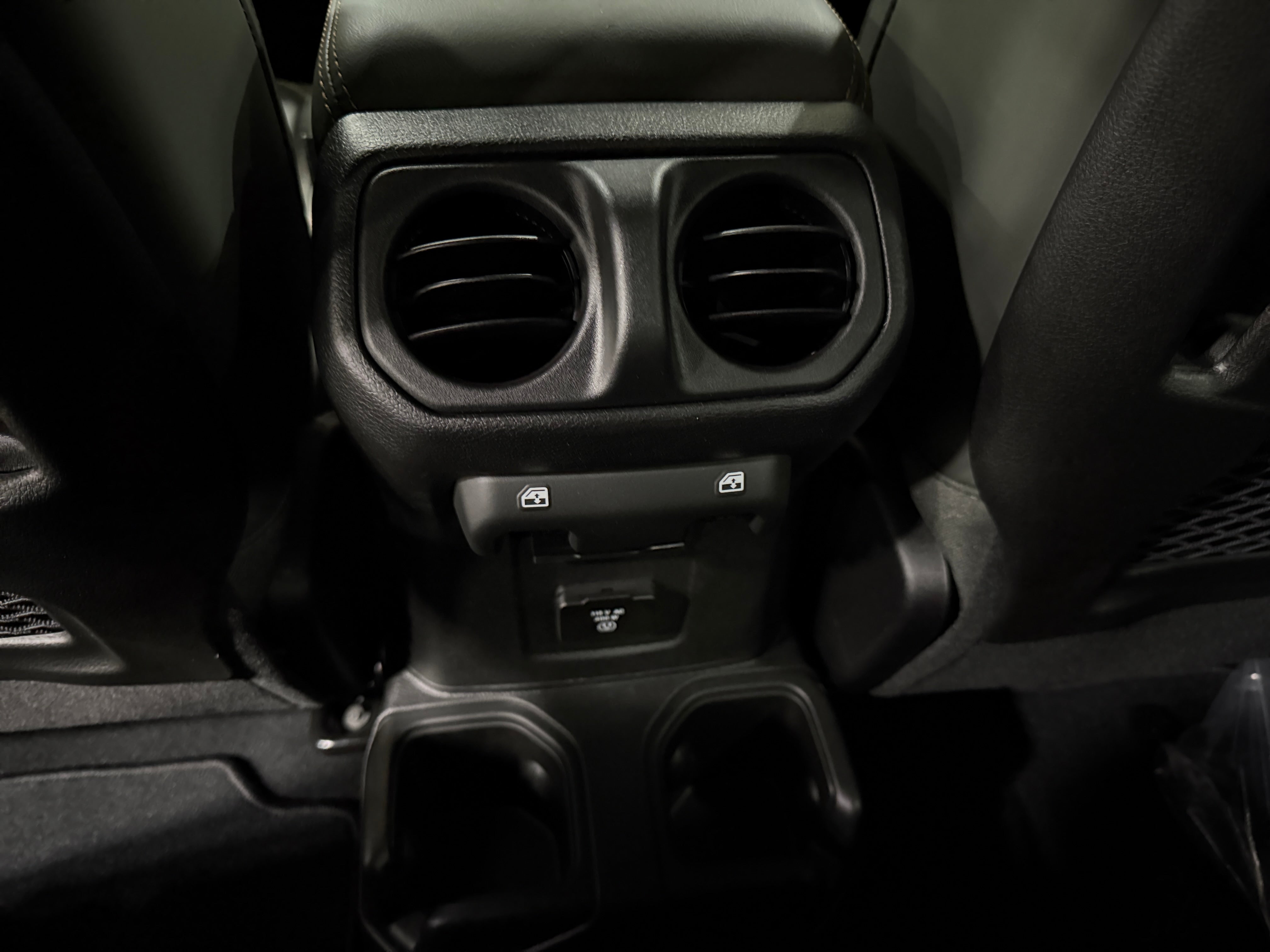 2026 Jeep Gladiator Mojave X Auto's photo