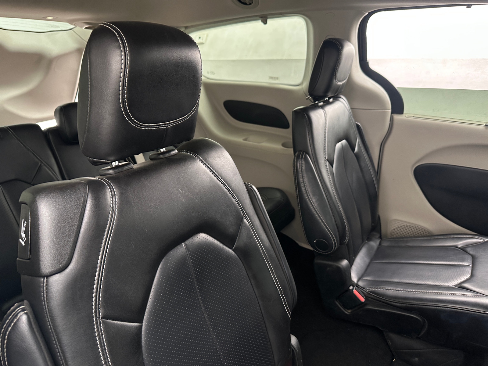 Thumbnail: 2023 Chrysler Pacifica - 5
