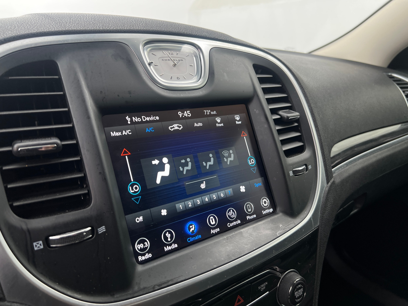 Thumbnail: 2019 Chrysler 300 - 3