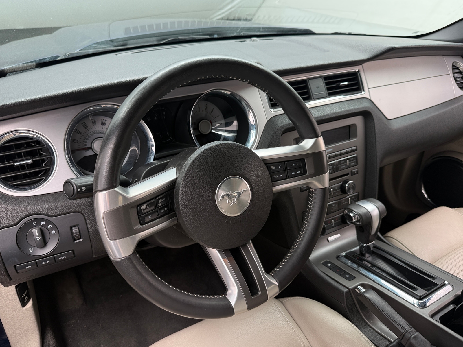 Thumbnail: 2011 Ford Mustang - 5