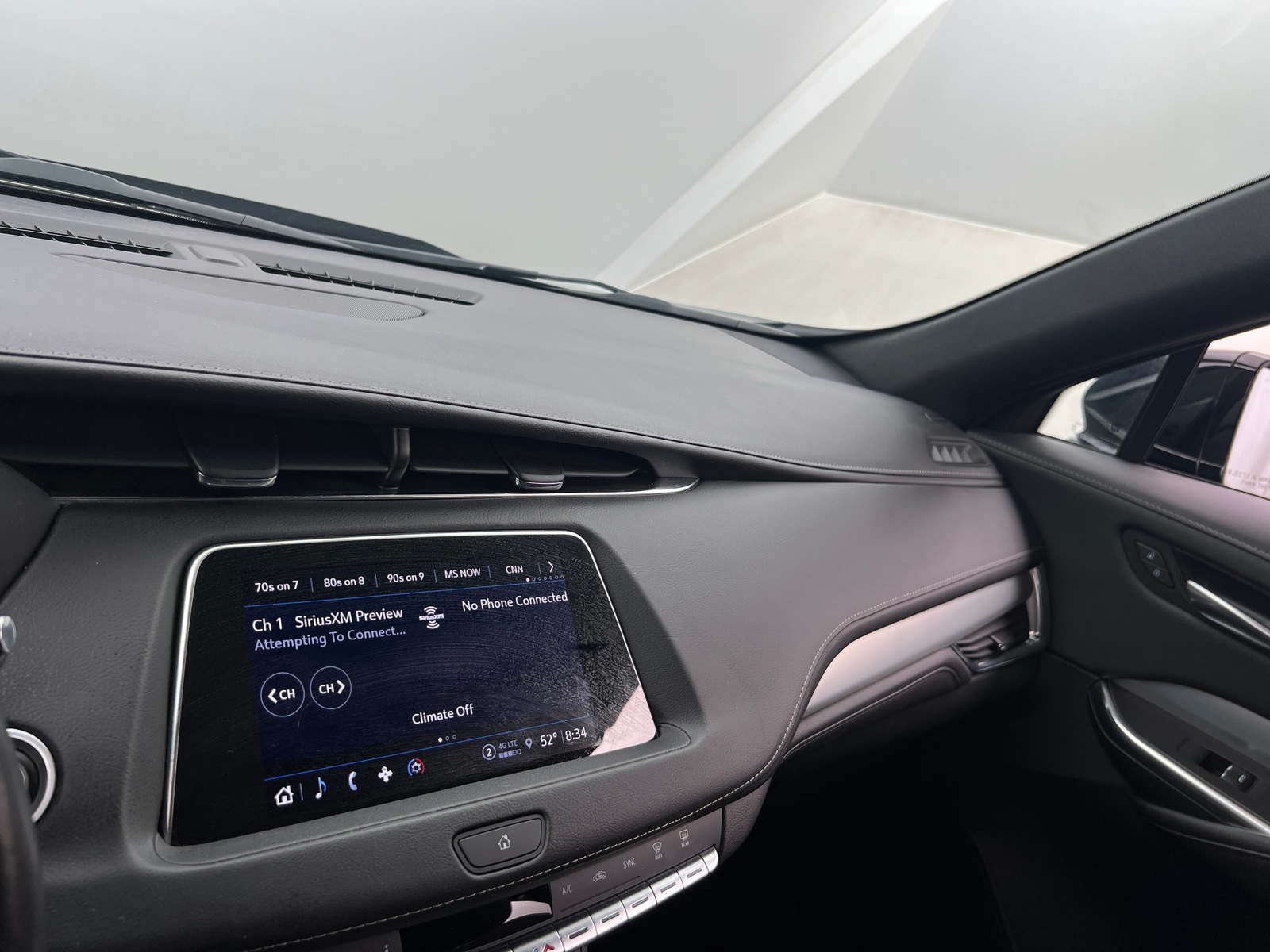 Thumbnail: 2023 Cadillac XT4 - 3