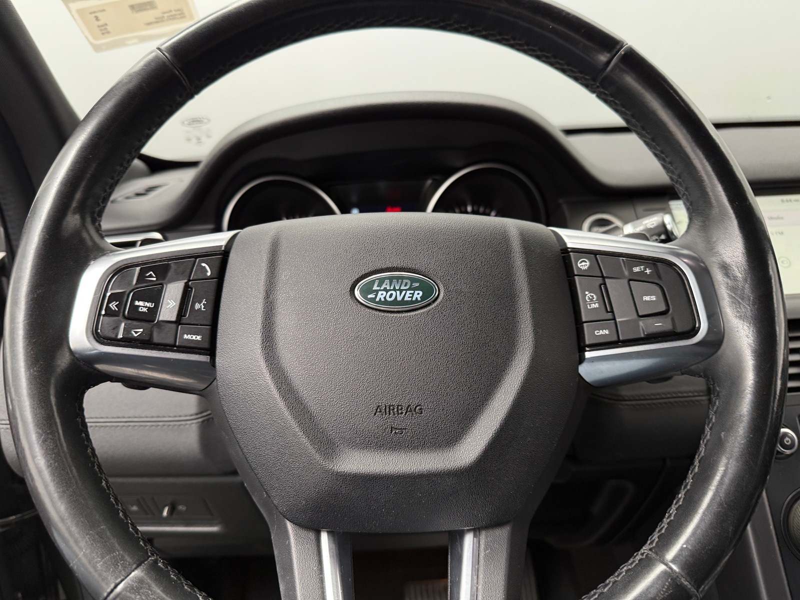 Thumbnail: 2019 Land Rover Discovery Sport - 4