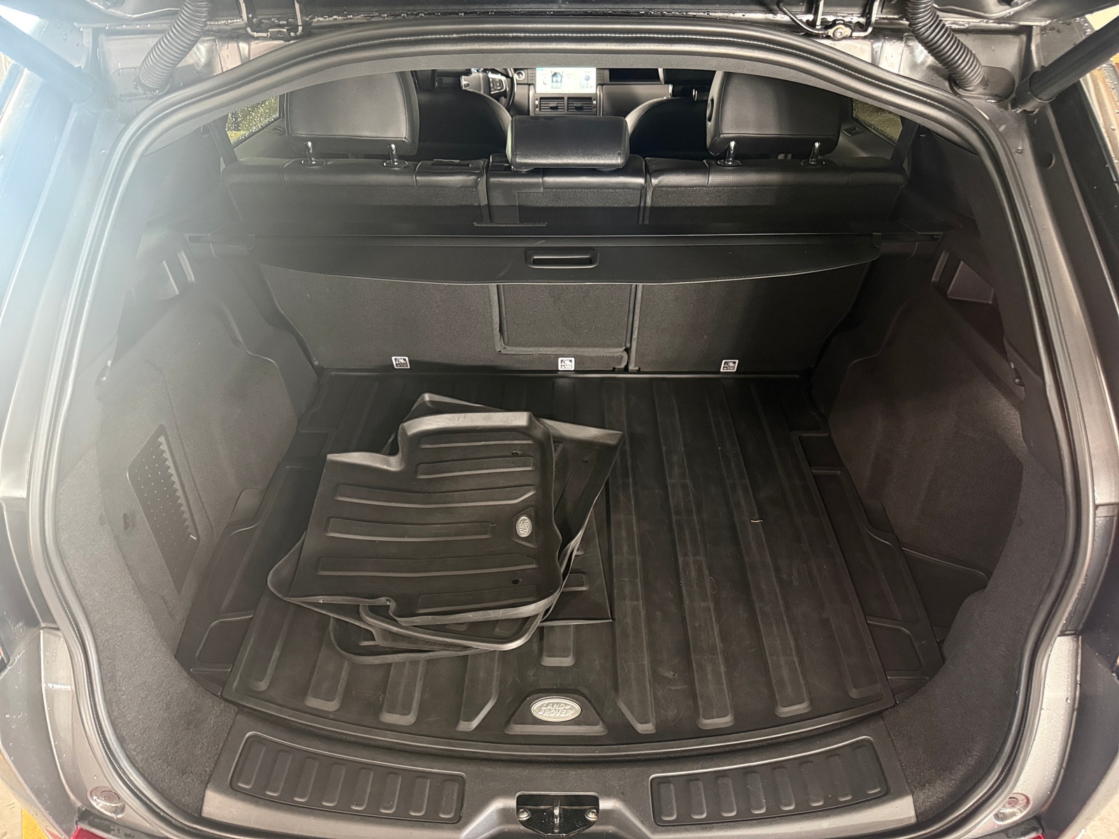 Thumbnail: 2019 Land Rover Discovery Sport - 6