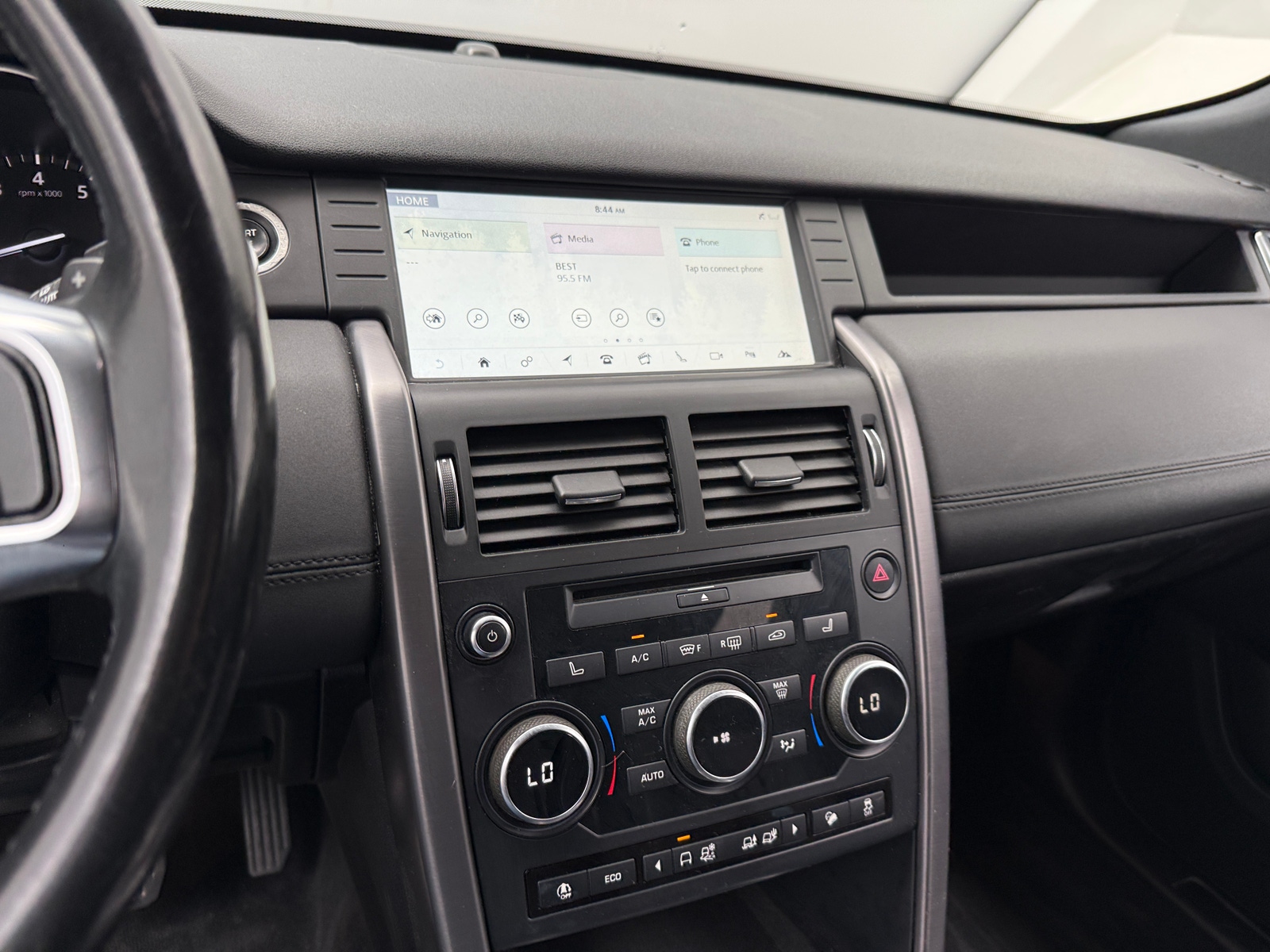 Thumbnail: 2019 Land Rover Discovery Sport - 3