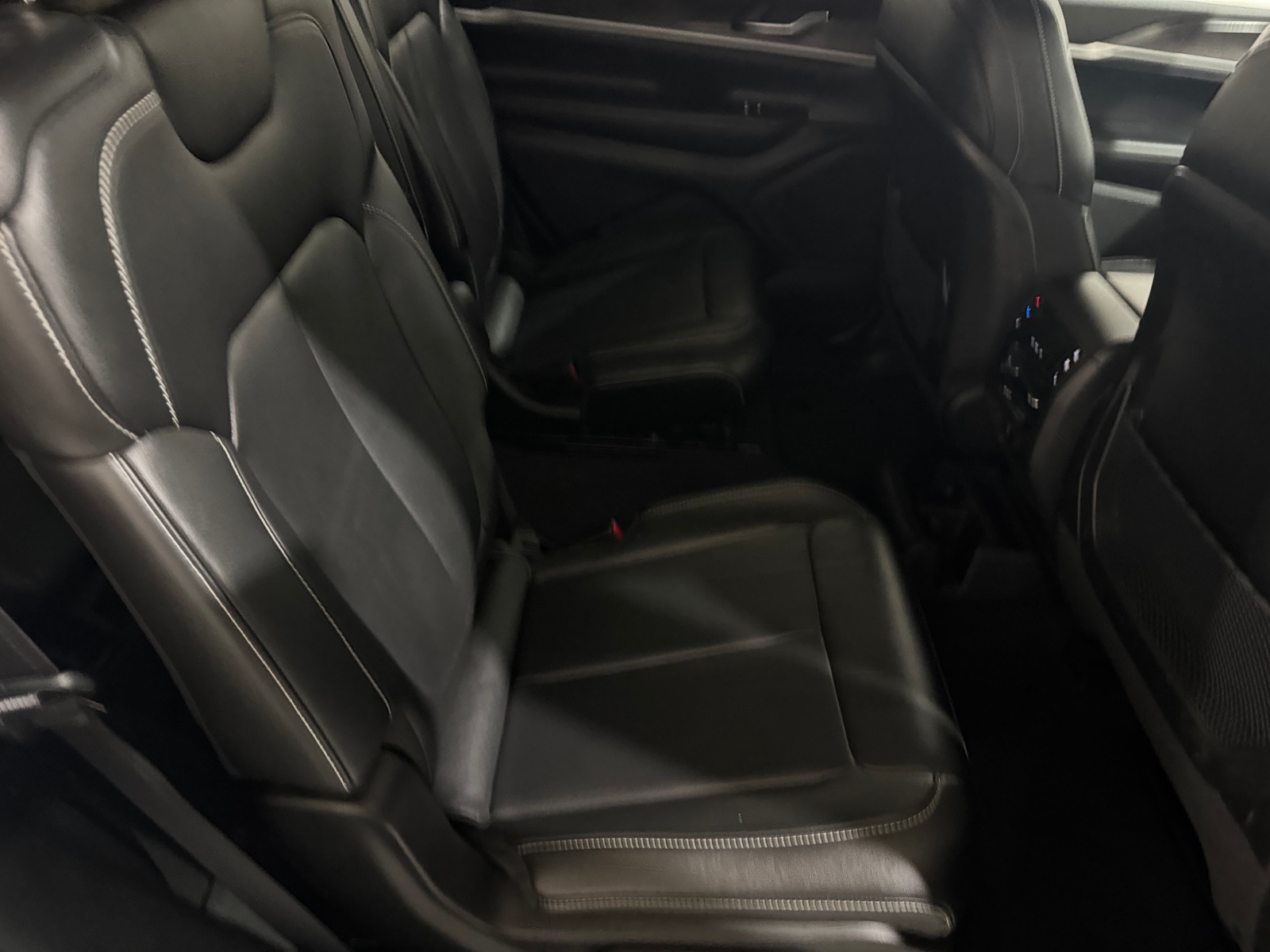Thumbnail: 2023 Jeep Grand Cherokee L - 5