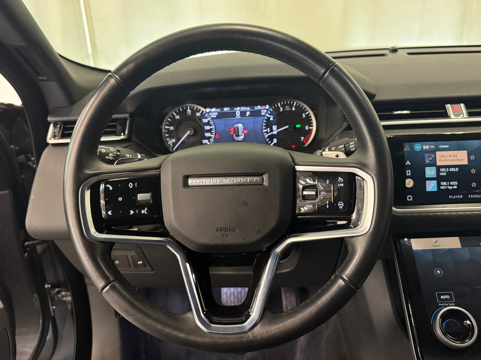 Thumbnail: 2023 Land Rover Range Rover Velar - 4