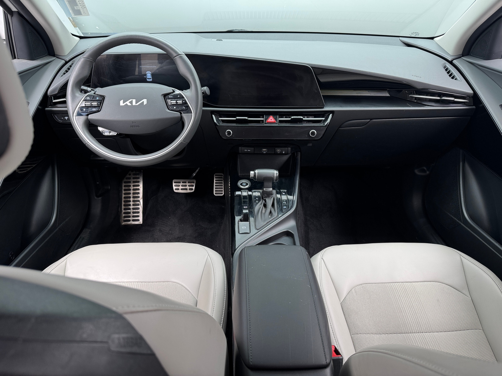 Thumbnail: 2023 Kia Niro - 3