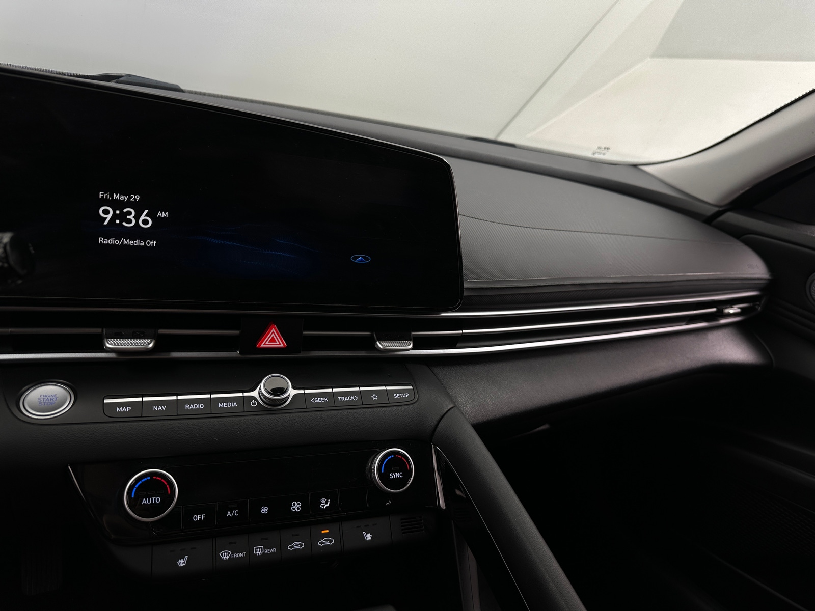 Thumbnail: 2023 Hyundai Elantra - 4