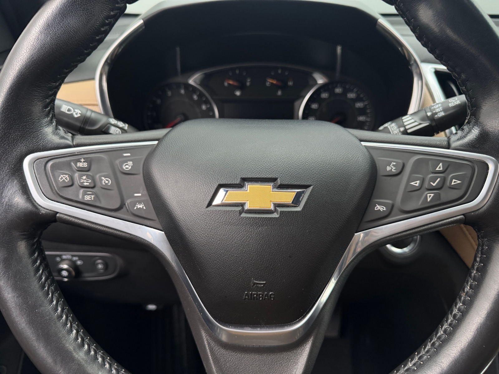 Thumbnail: 2022 Chevrolet Equinox - 4