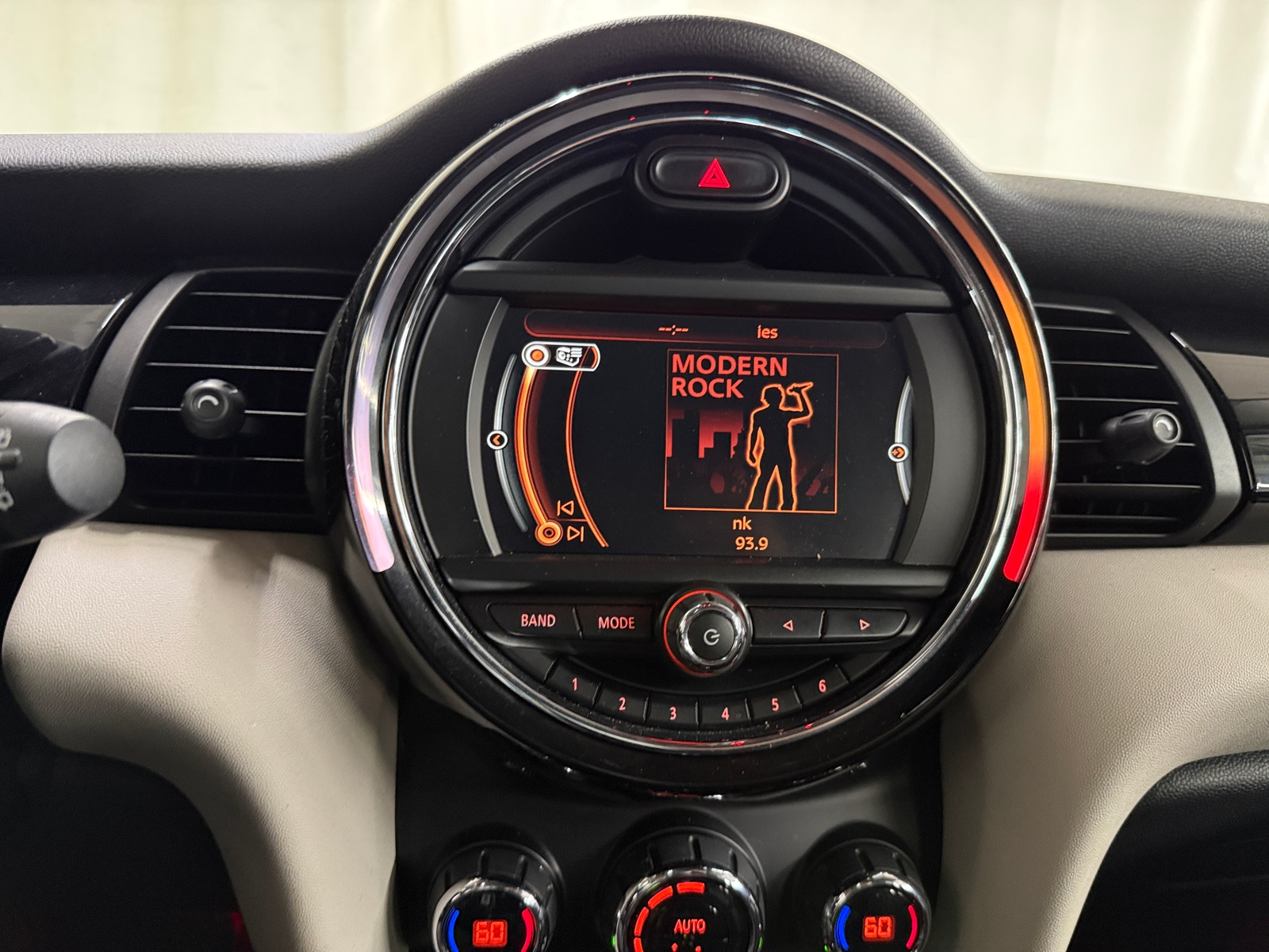 Thumbnail: 2018 MINI Cooper Hardtop - 3