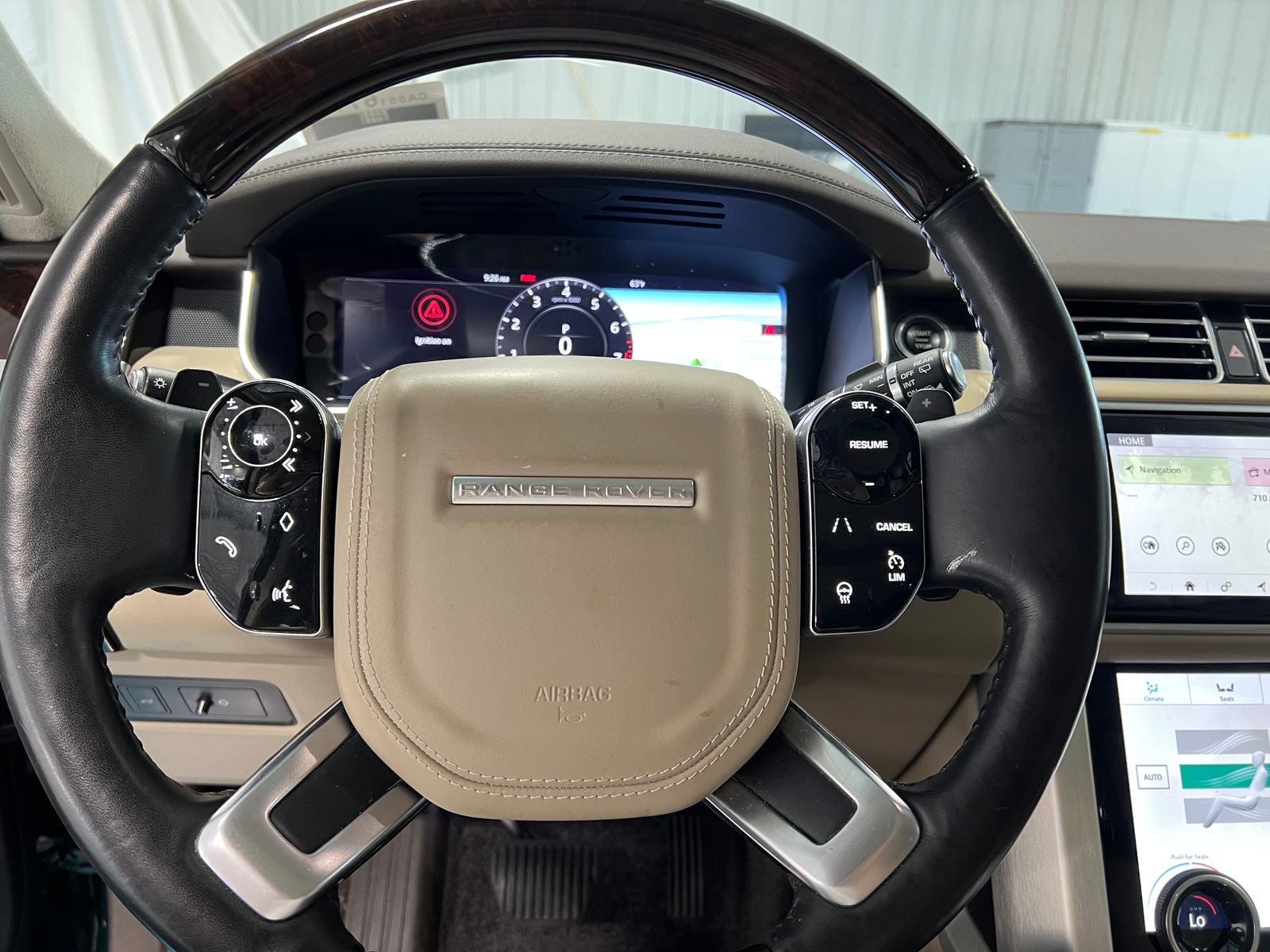 Thumbnail: 2019 Land Rover Range Rover - 4