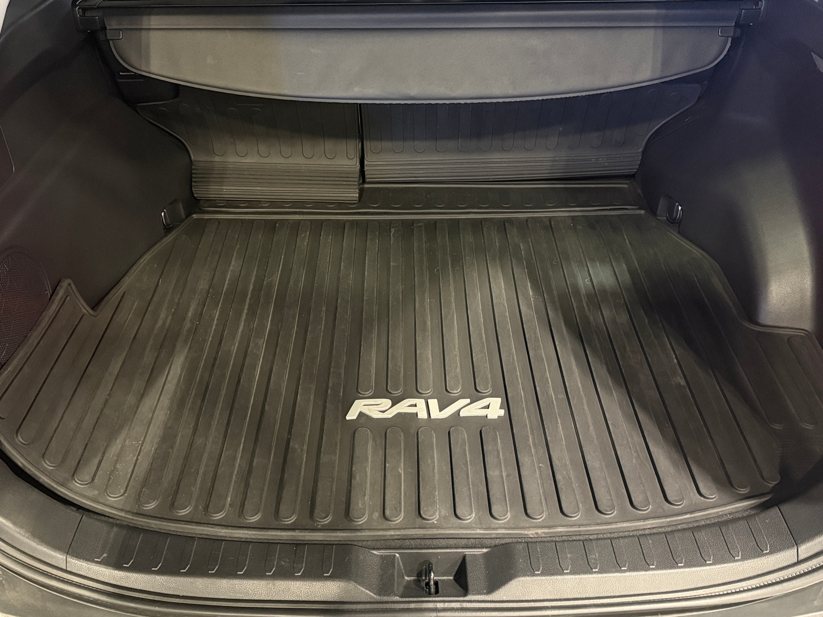 Thumbnail: 2021 Toyota RAV4 - 7