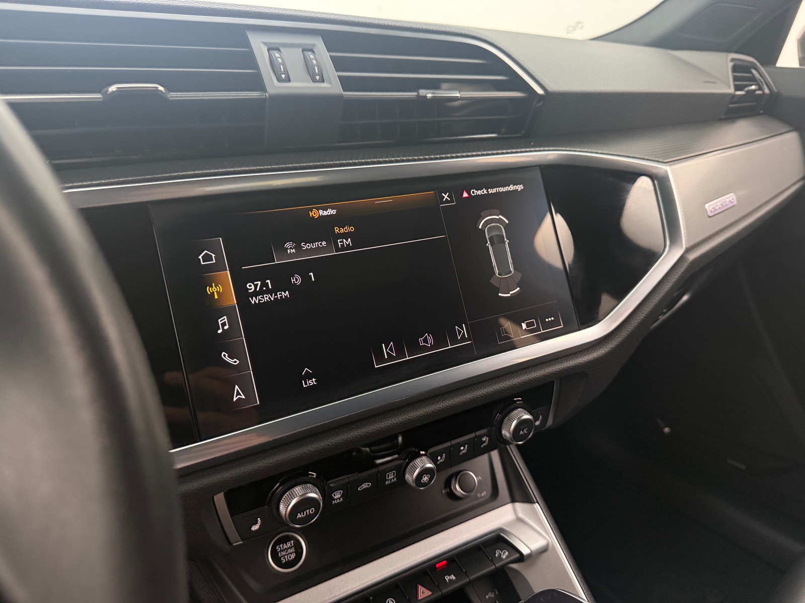 Thumbnail: 2023 Audi Q3 - 3