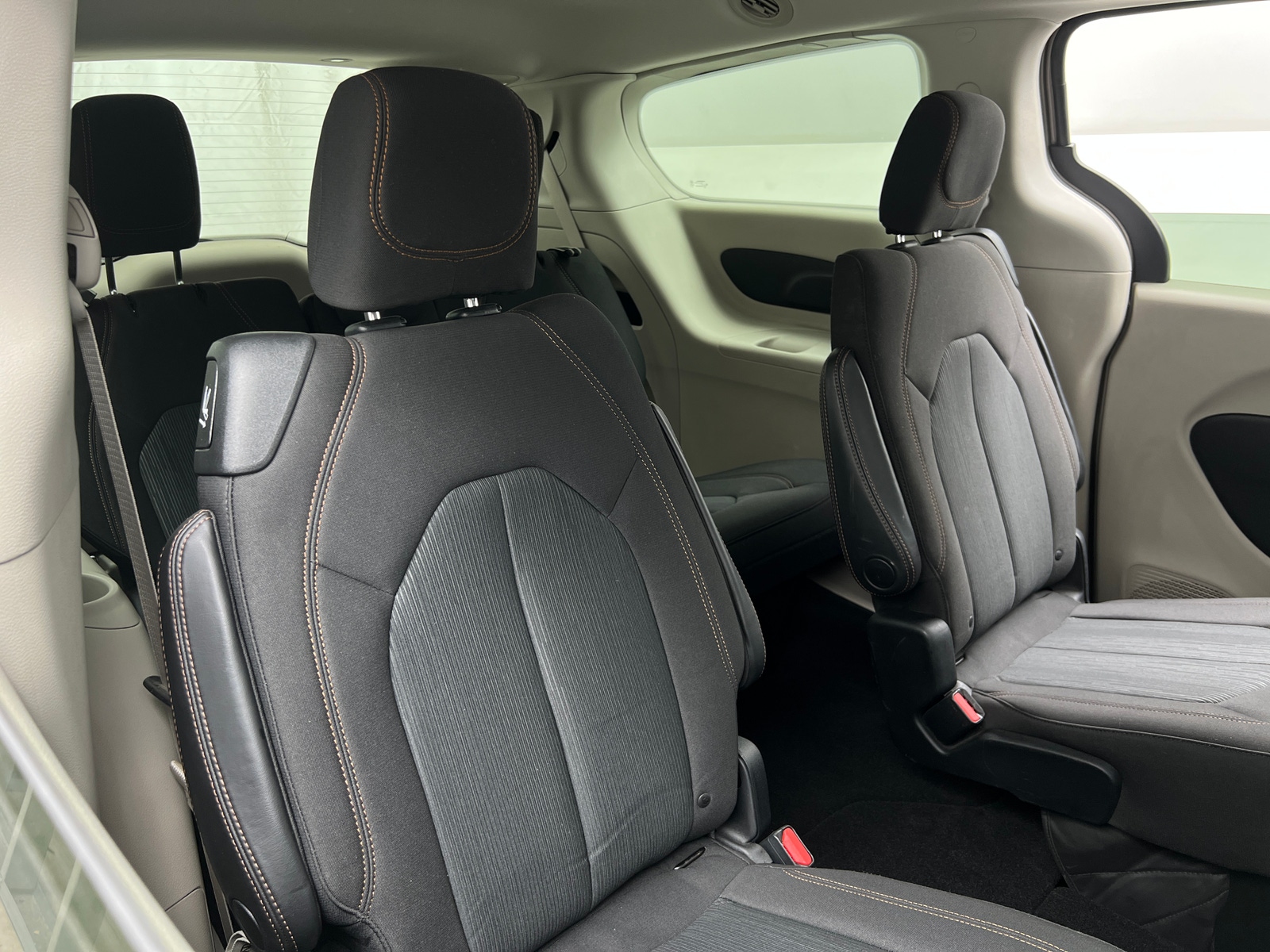 Thumbnail: 2017 Chrysler Pacifica - 6