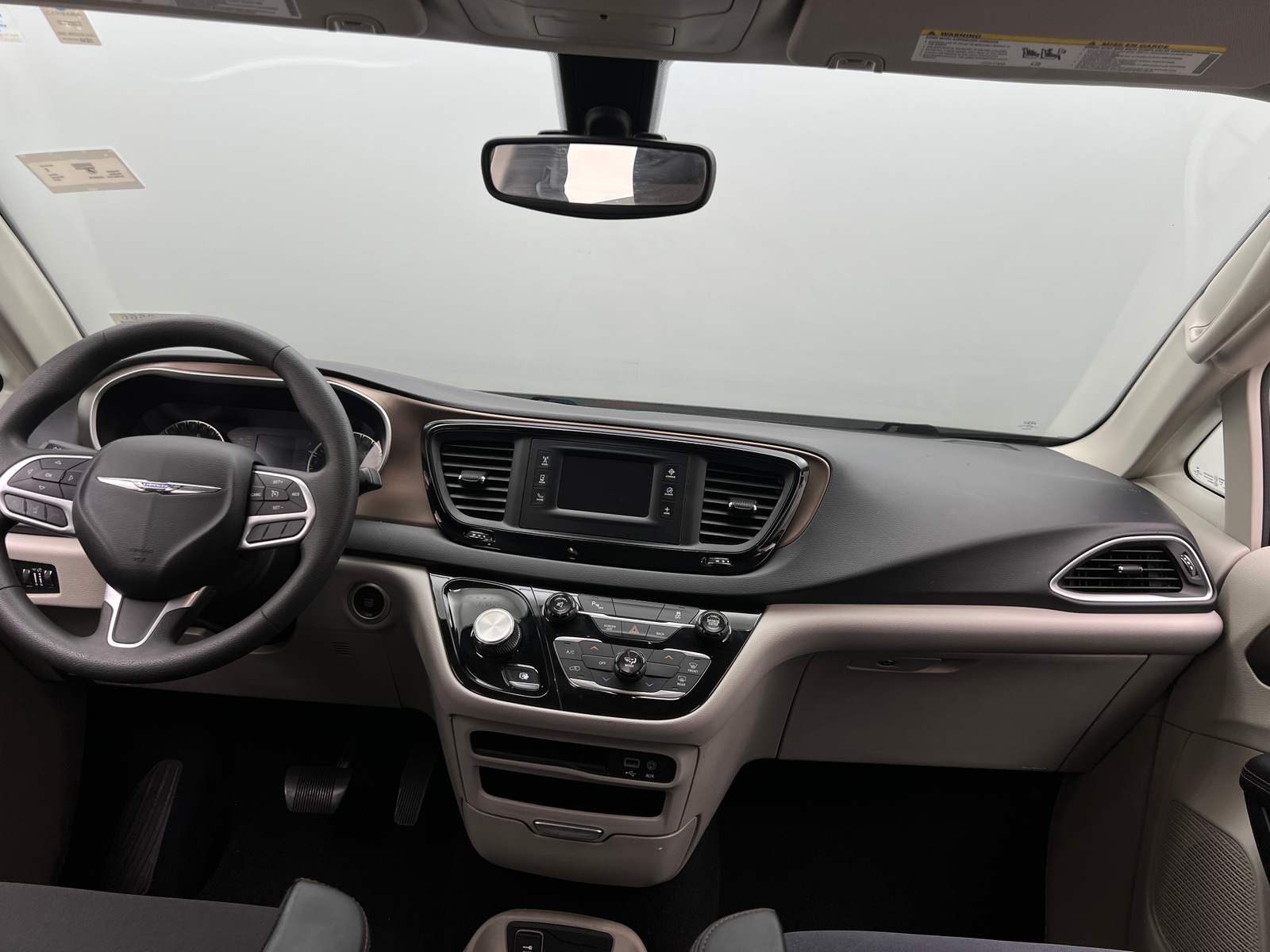 Thumbnail: 2017 Chrysler Pacifica - 3