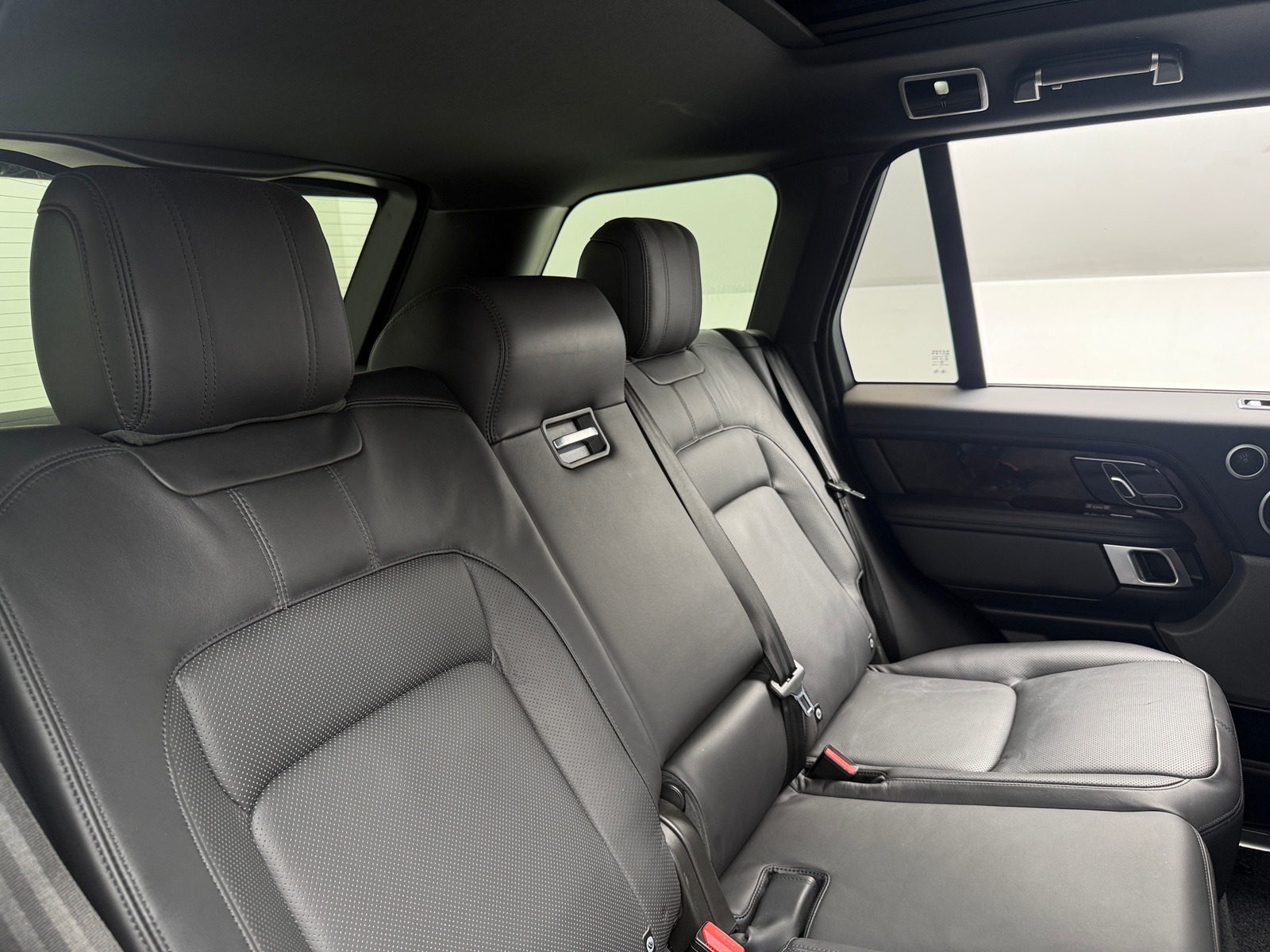 Thumbnail: 2018 Land Rover Range Rover - 5