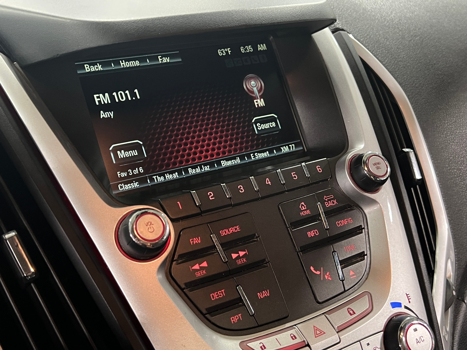 Thumbnail: 2015 GMC Terrain - 3