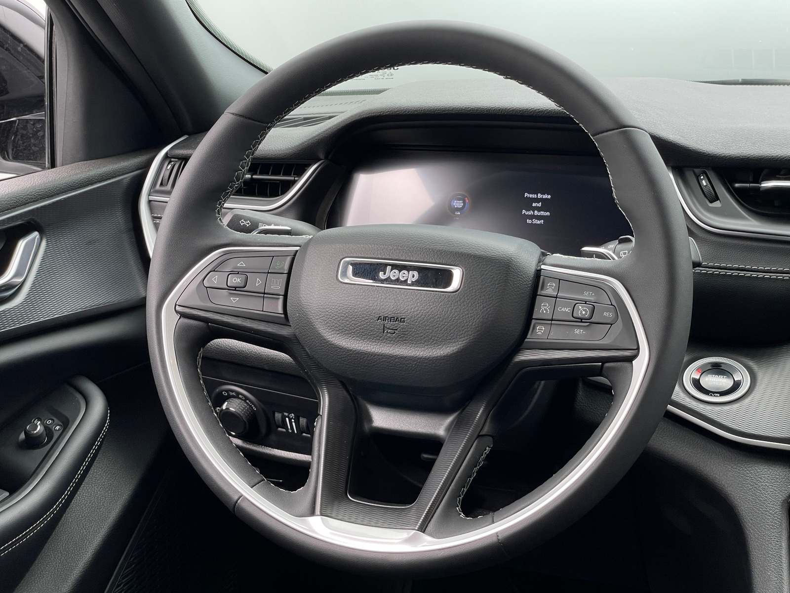 Thumbnail: 2025 Jeep Grand Cherokee L - 4