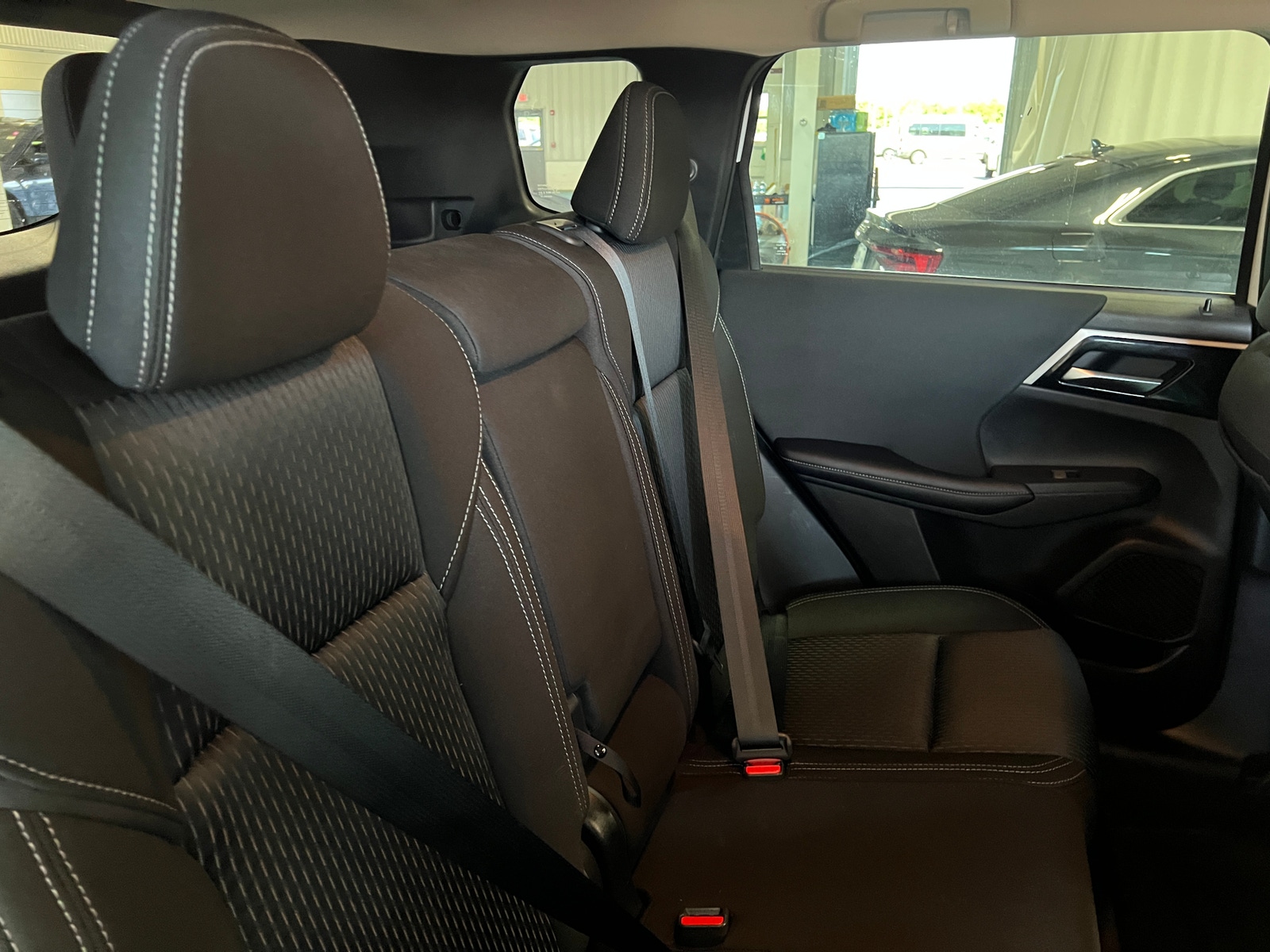 Thumbnail: 2022 Mitsubishi Outlander - 6