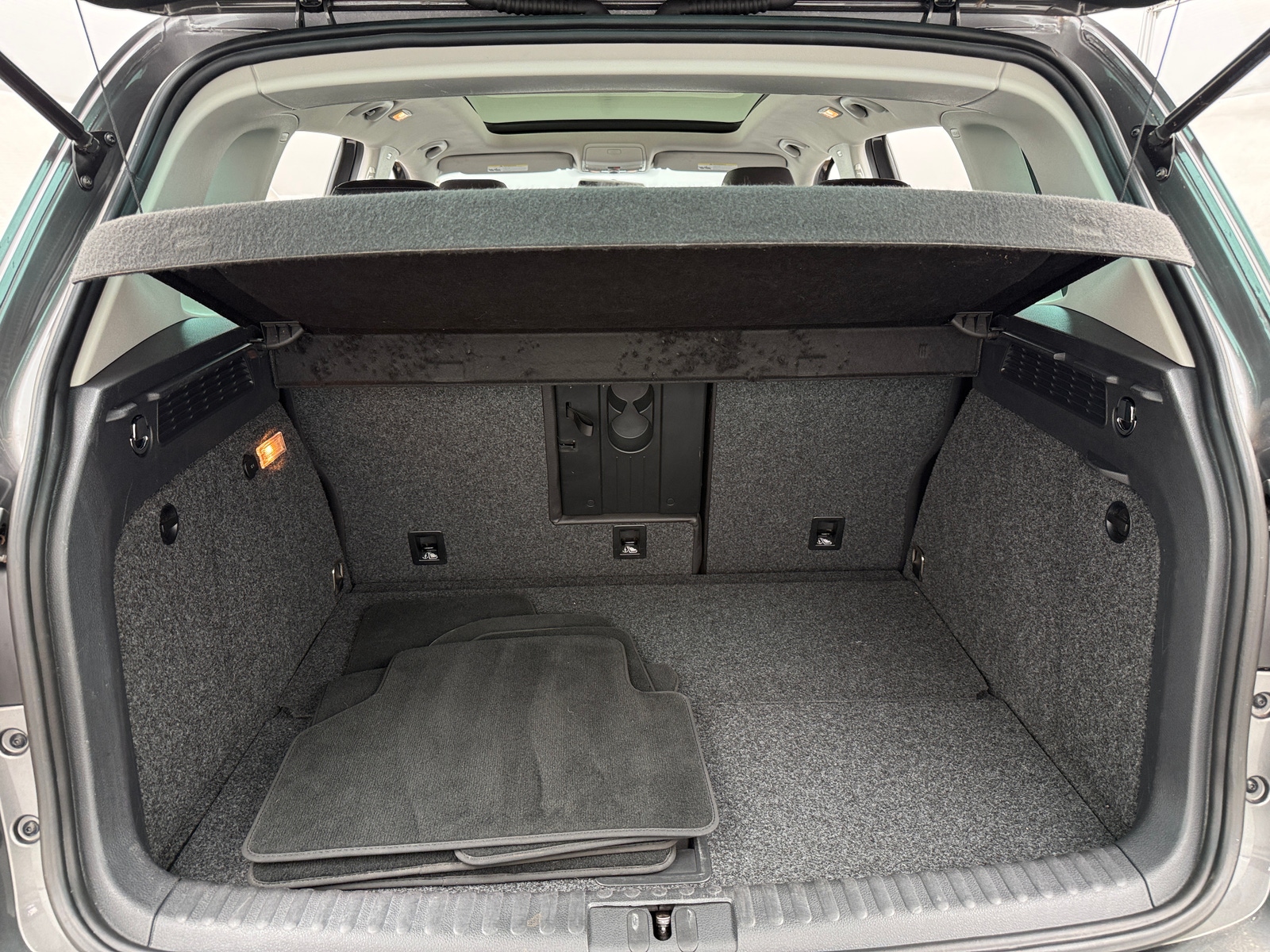 Thumbnail: 2015 Volkswagen Tiguan - 7