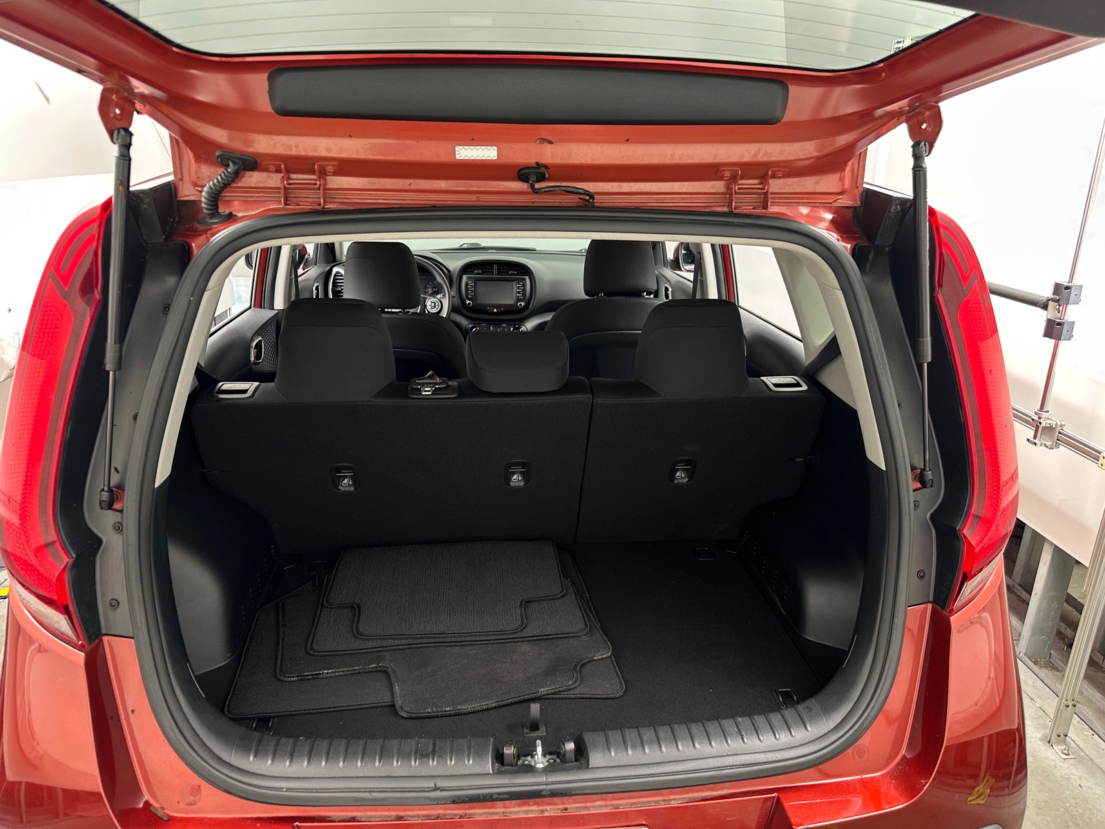 Thumbnail: 2020 Kia Soul - 7