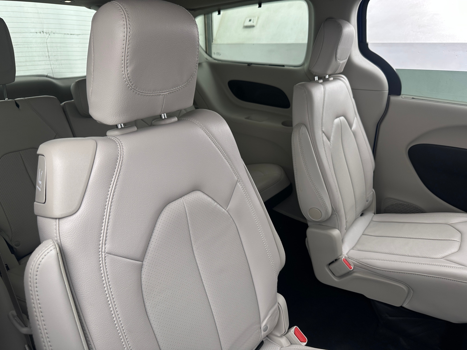 Thumbnail: 2021 Chrysler Pacifica - 5