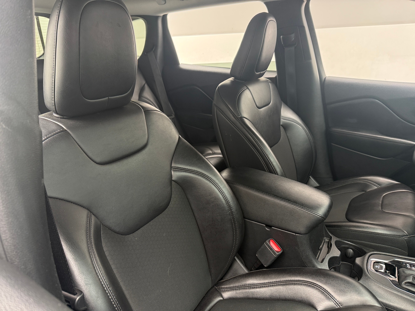 Thumbnail: 2019 Jeep Cherokee - 2