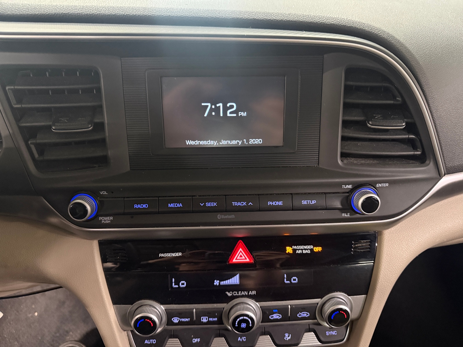 Thumbnail: 2020 Hyundai Elantra - 4